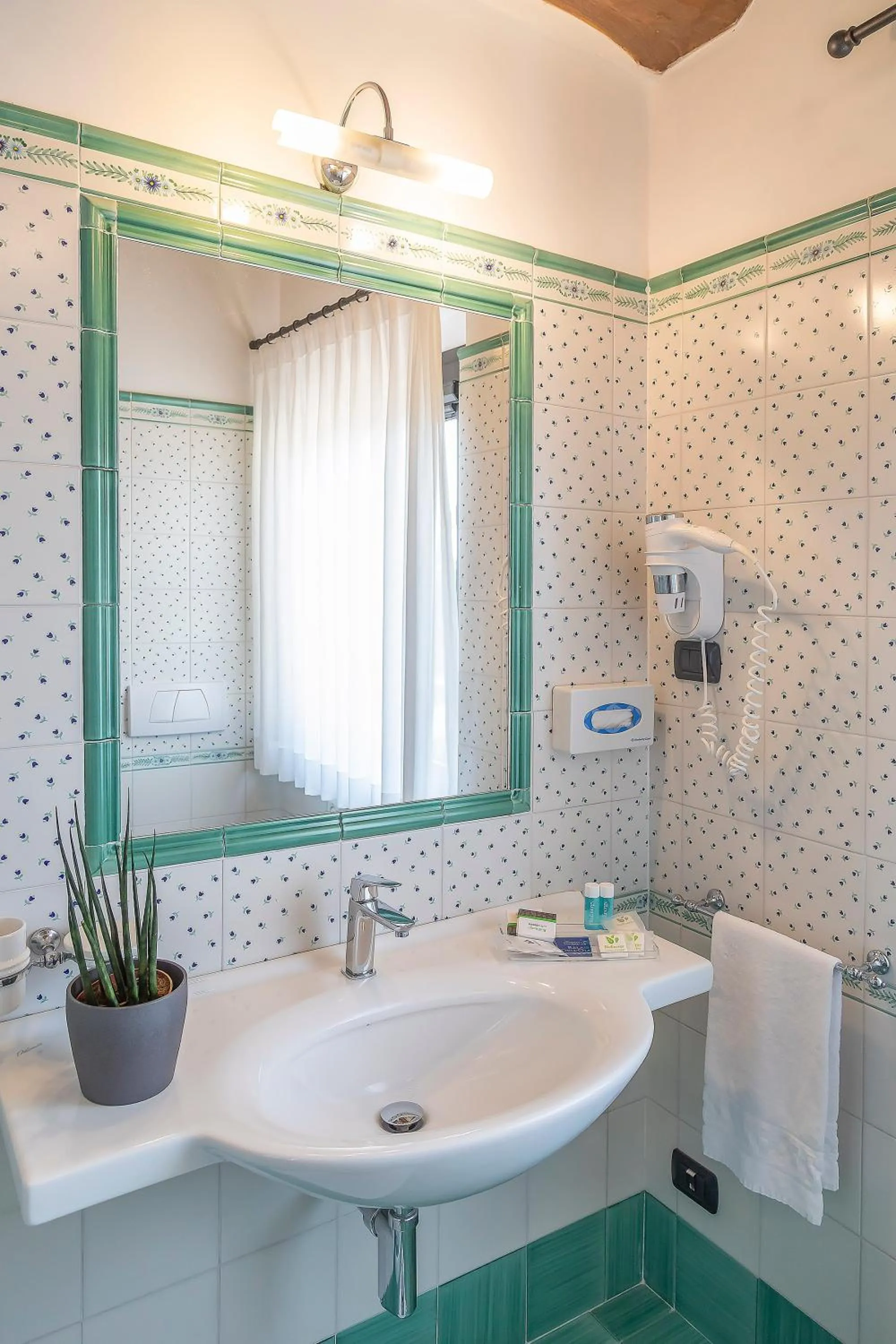 Bathroom in Relais dell'Olmo