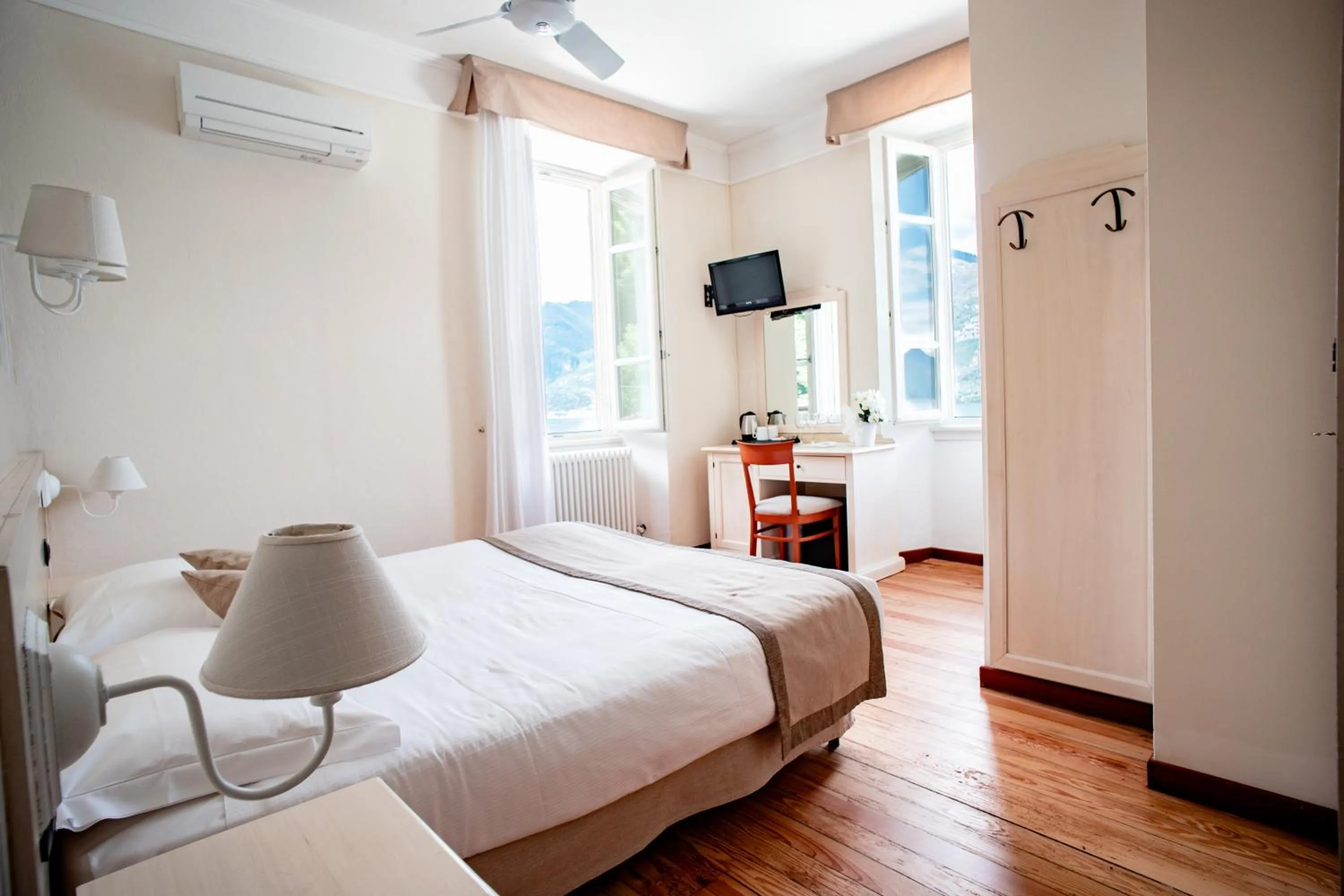 Photo of the whole room, Bed in Hotel Villa Aurora