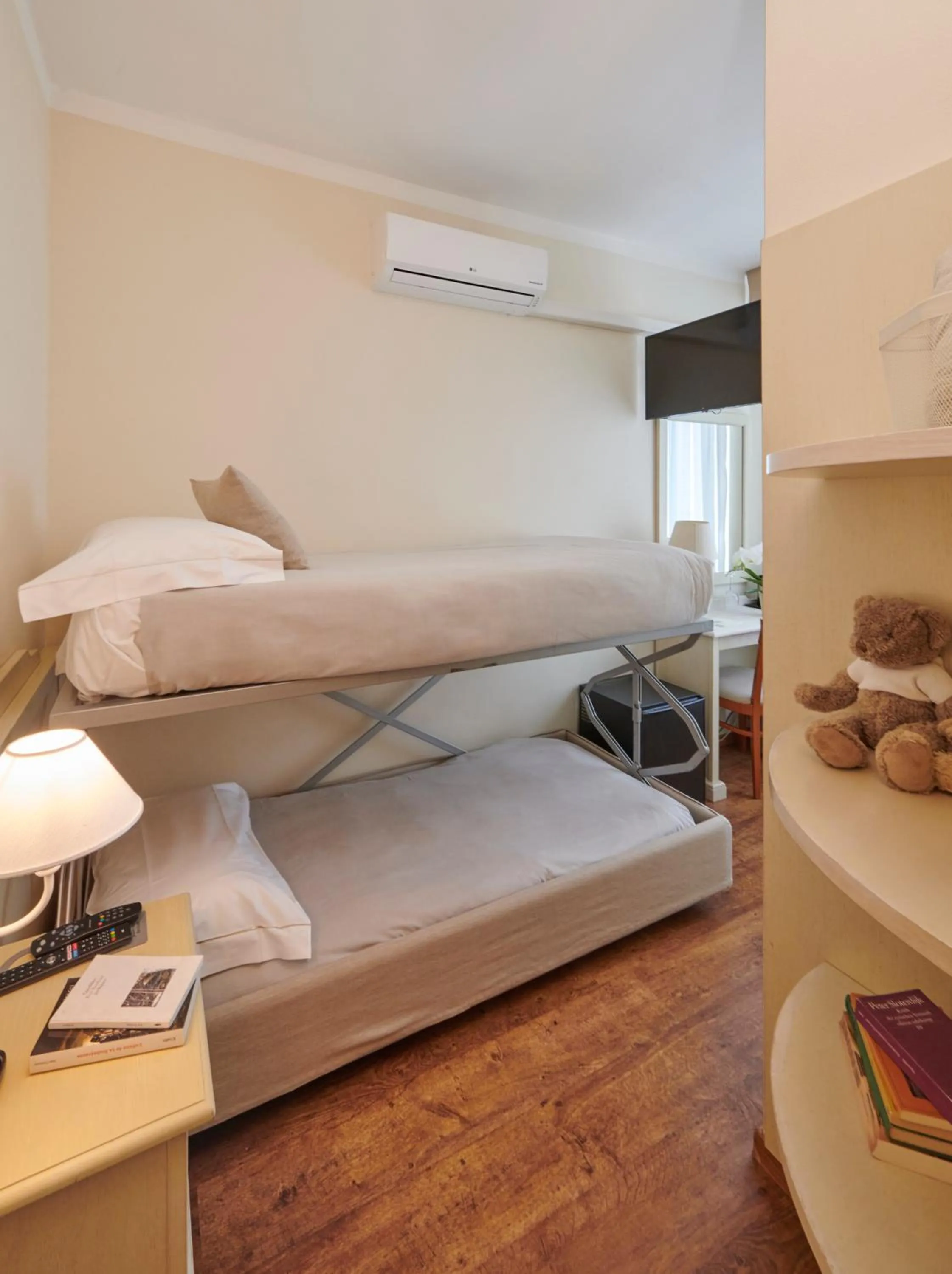 Bed in Hotel Villa Aurora