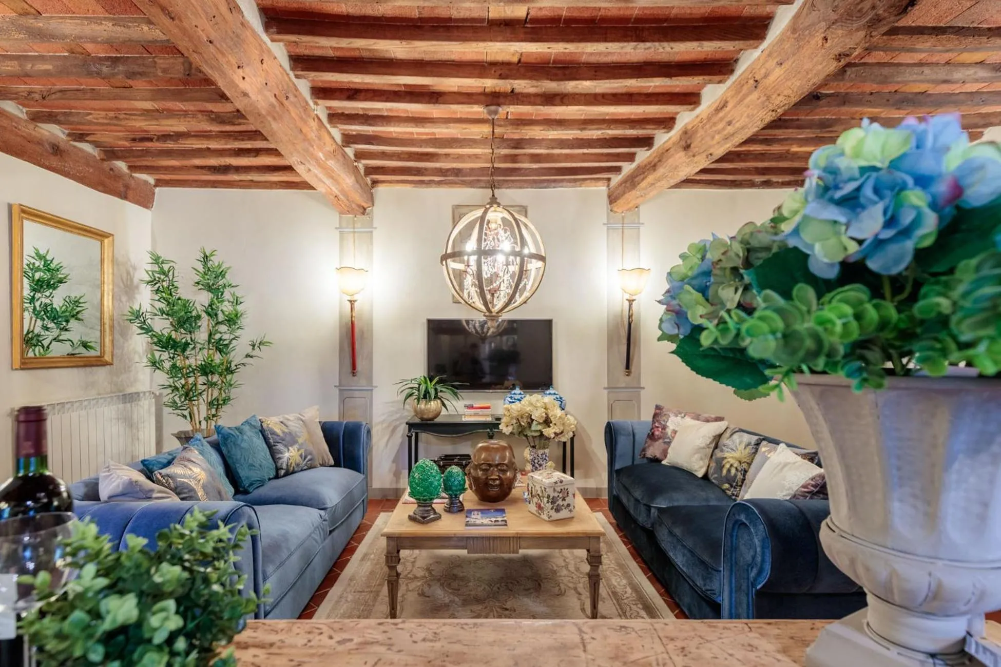 Casa Kathy, Smart and Convenient Luxury 2 Bedrooms Apartment inside the City Walls