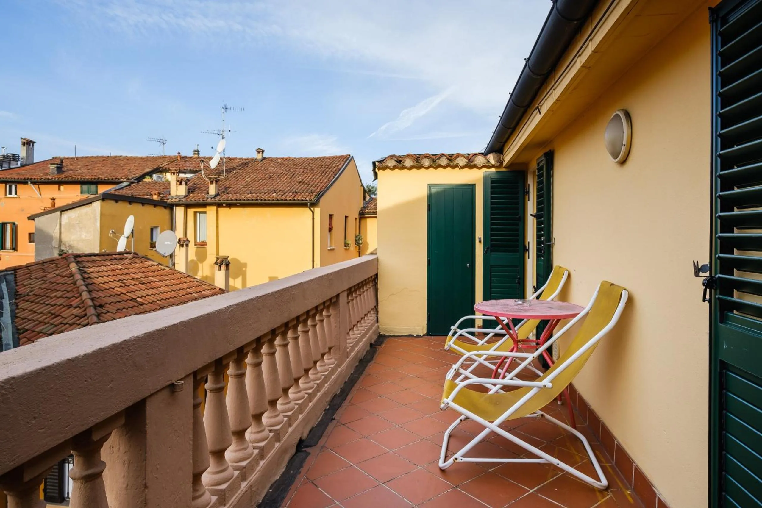 Balcony/Terrace in Vista sulle torri di Bologna by Wonderful Italy