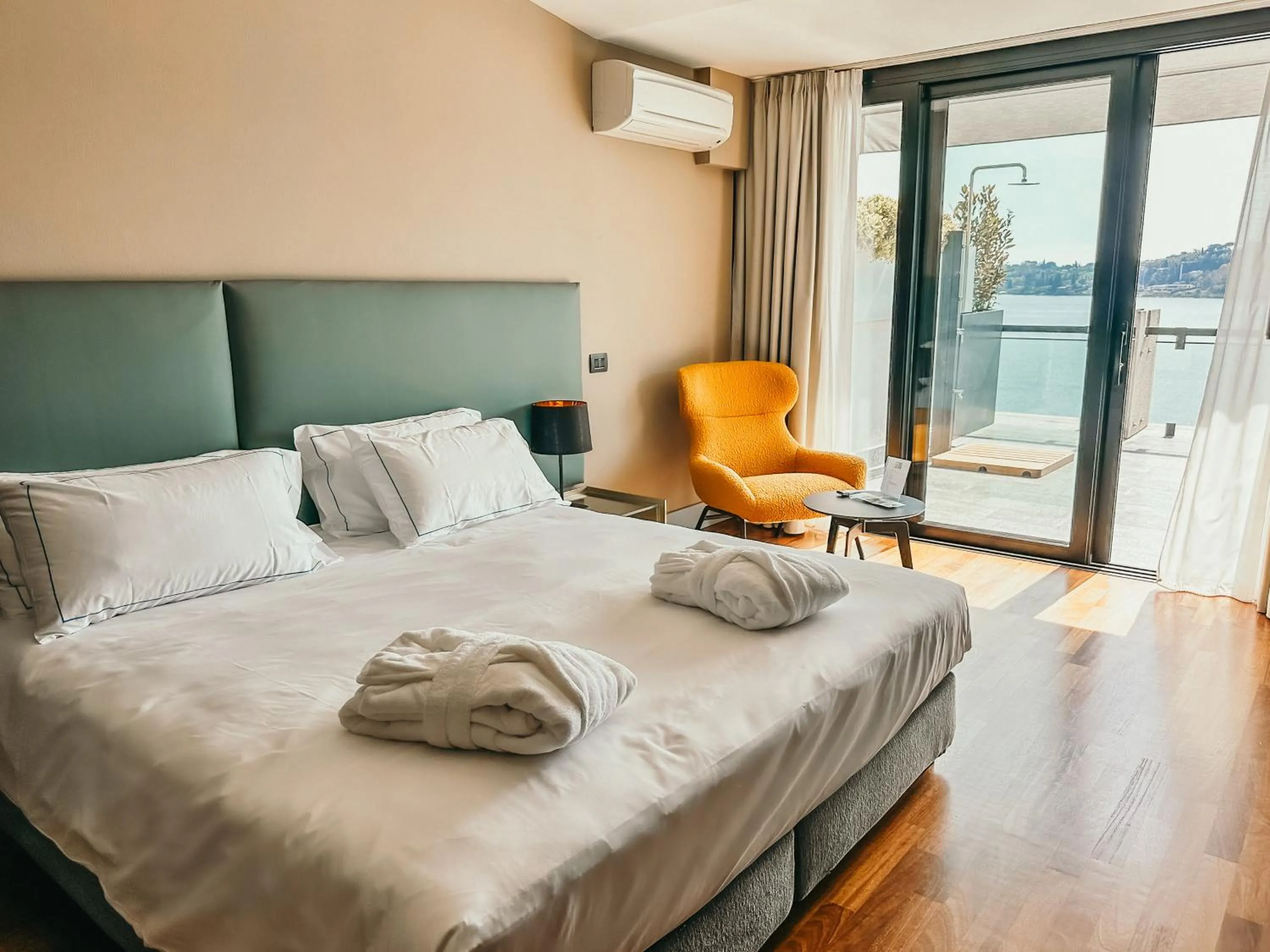 Bed in Hotel Salò du Parc