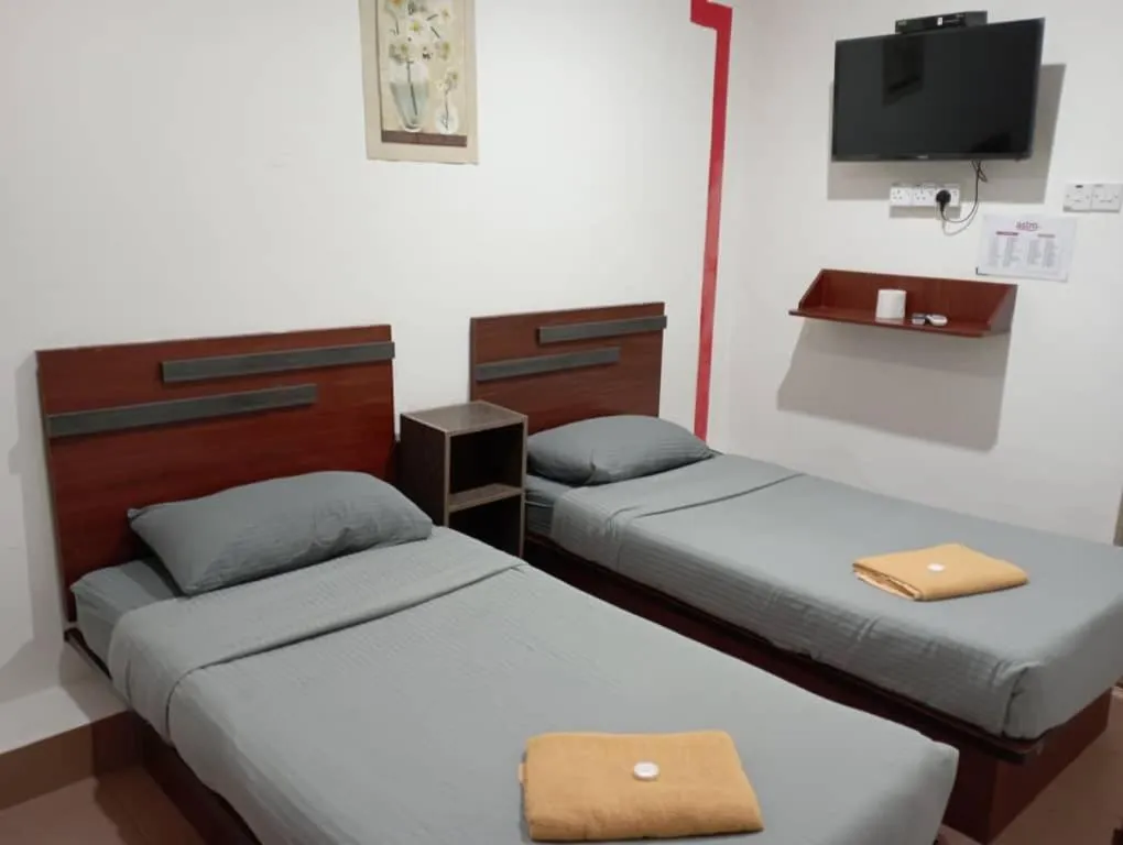 Photo of the whole room, Bed in Evonne Budget Hotel