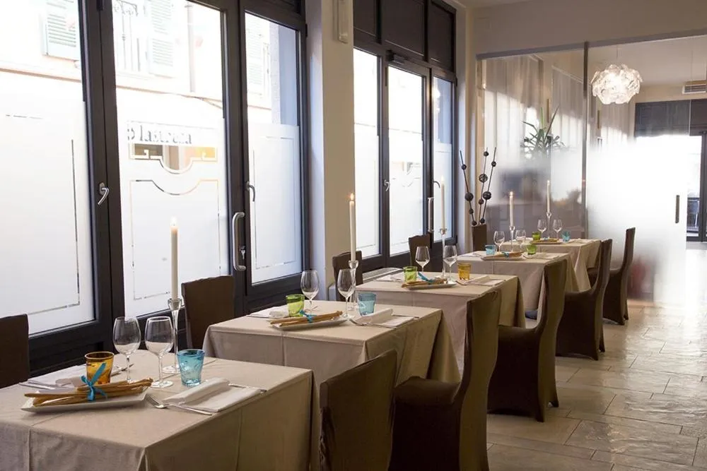 Restaurant/places to eat in Primavera