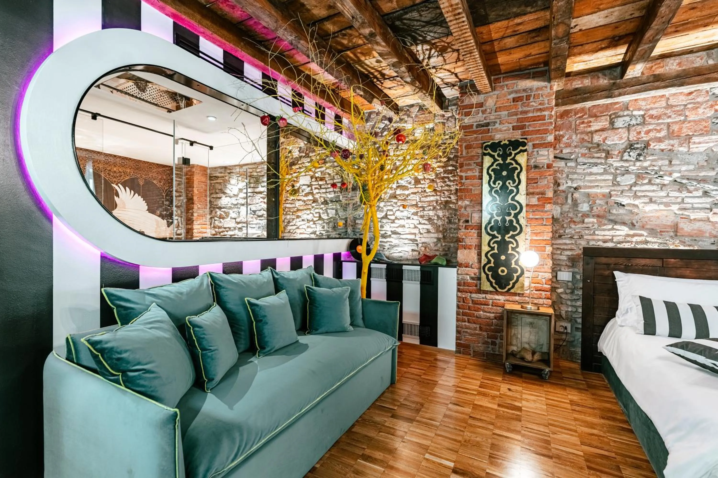 Aurum - Como Luxury Suites