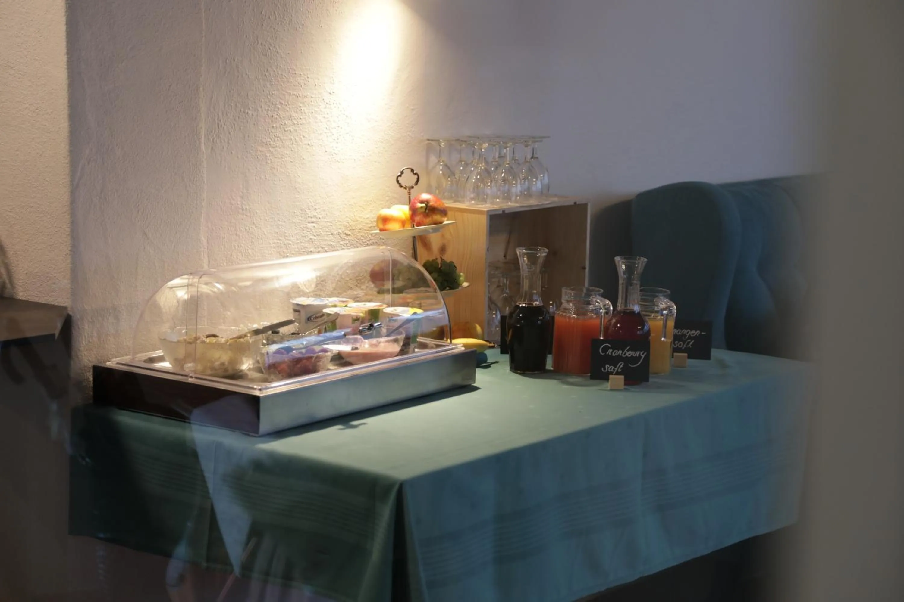 Breakfast in Hotel B&B Stossplatz anytime and easy self Check-in