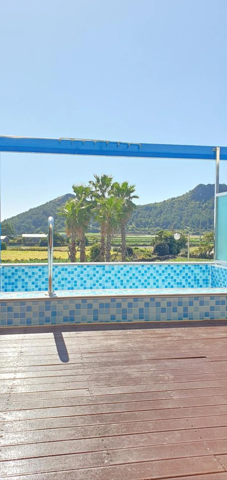 Swimming pool in Sanbangsan Hotel