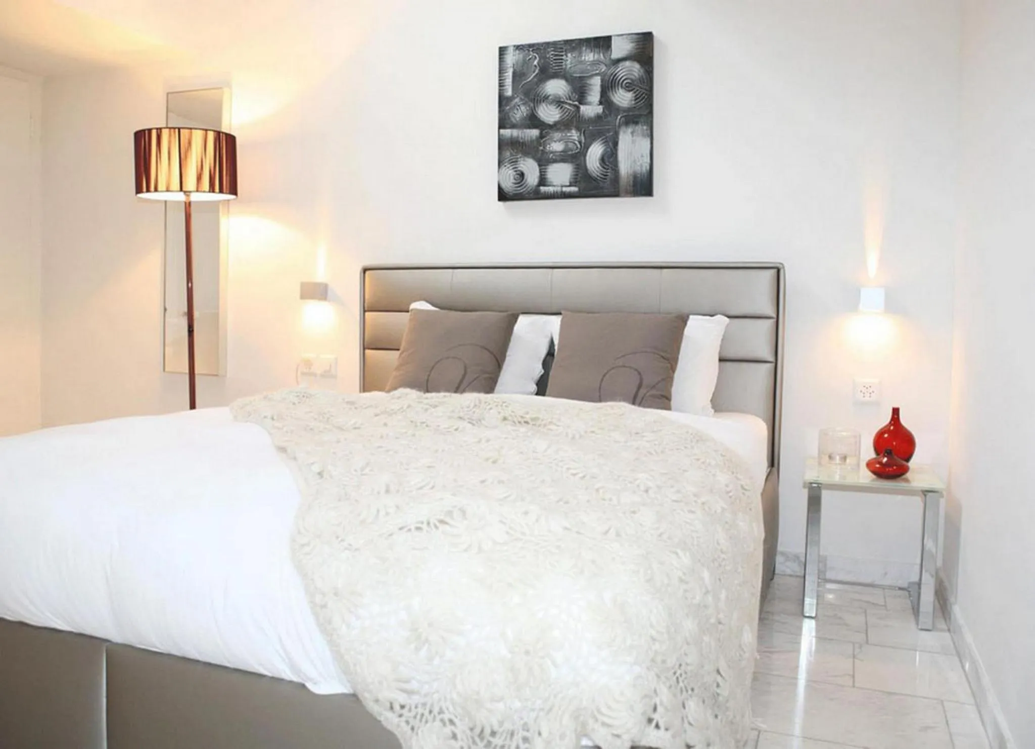 Bed in VISIONAPARTMENTS Binzmühlestrasse 46 - contactless check-in