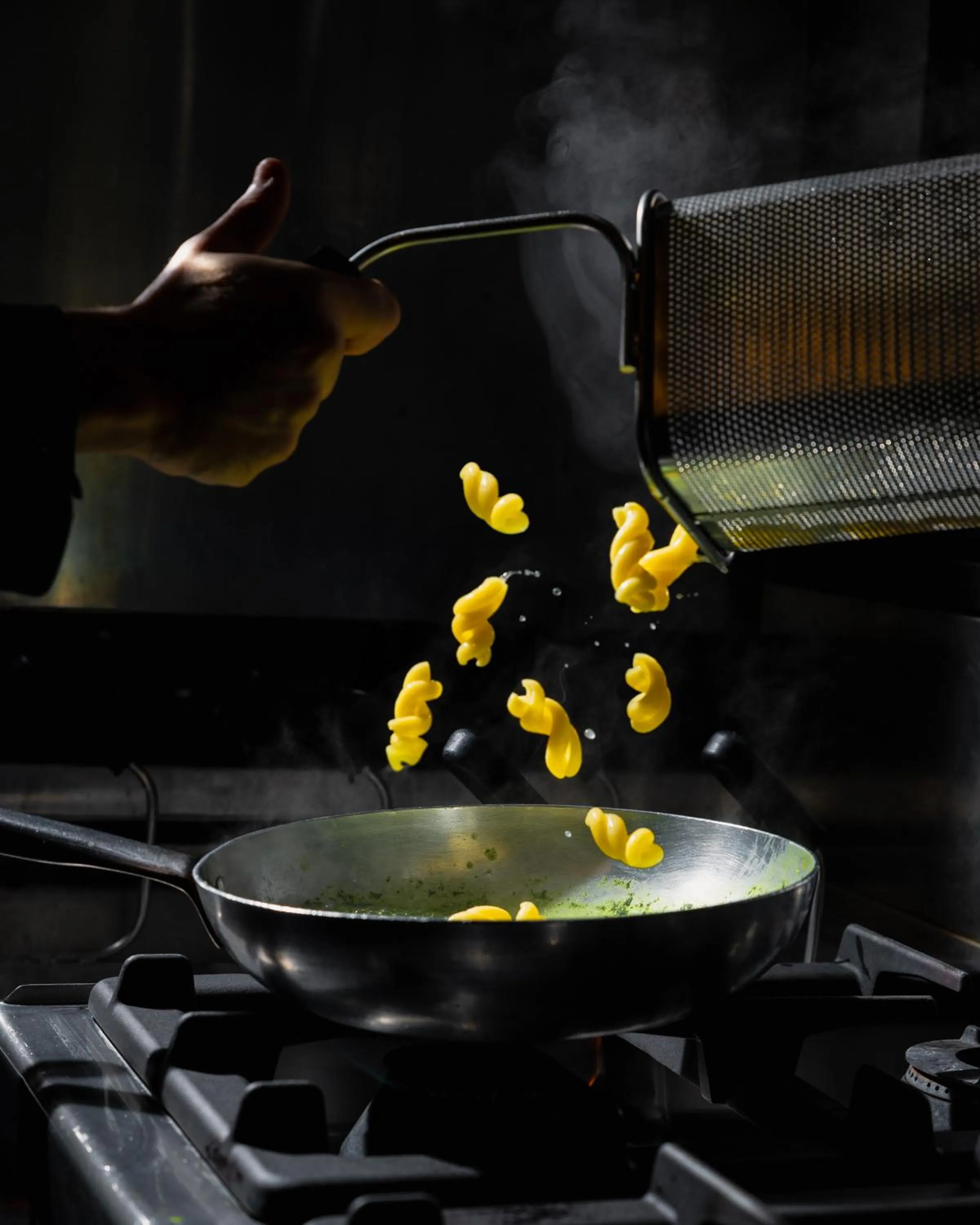 Restaurant/places to eat in Building Hotel