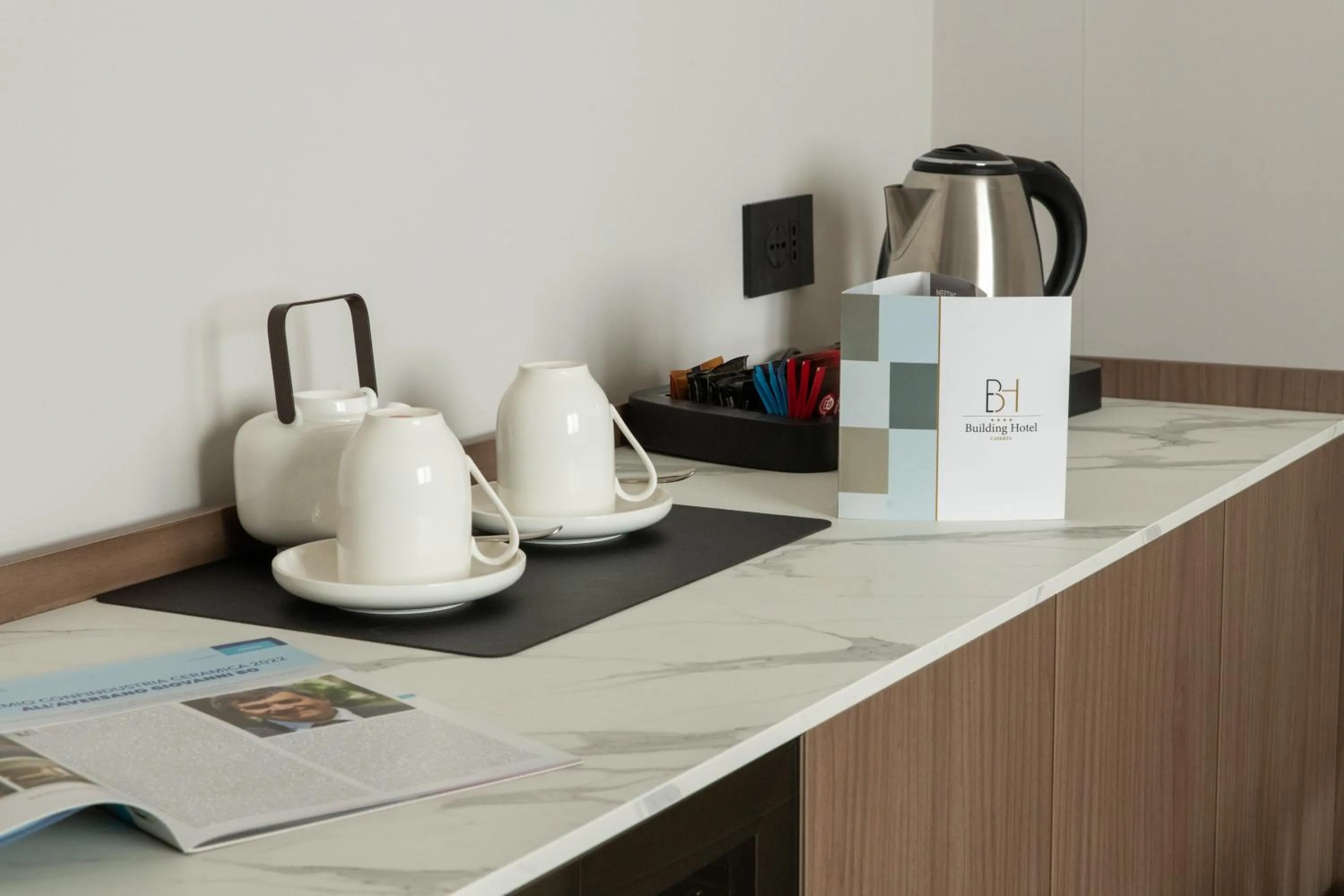 Coffee/tea facilities in Building Hotel