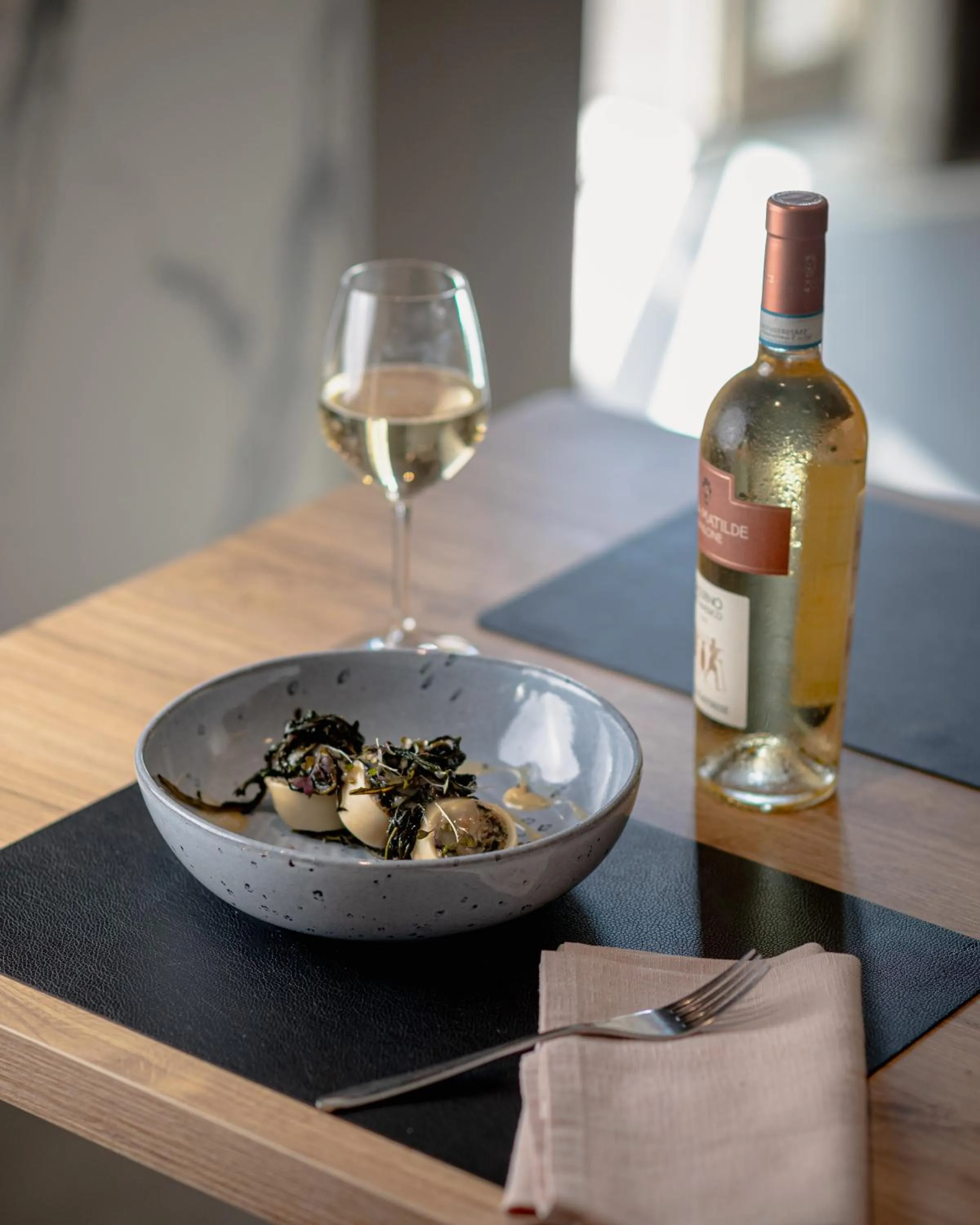 Restaurant/places to eat in Building Hotel