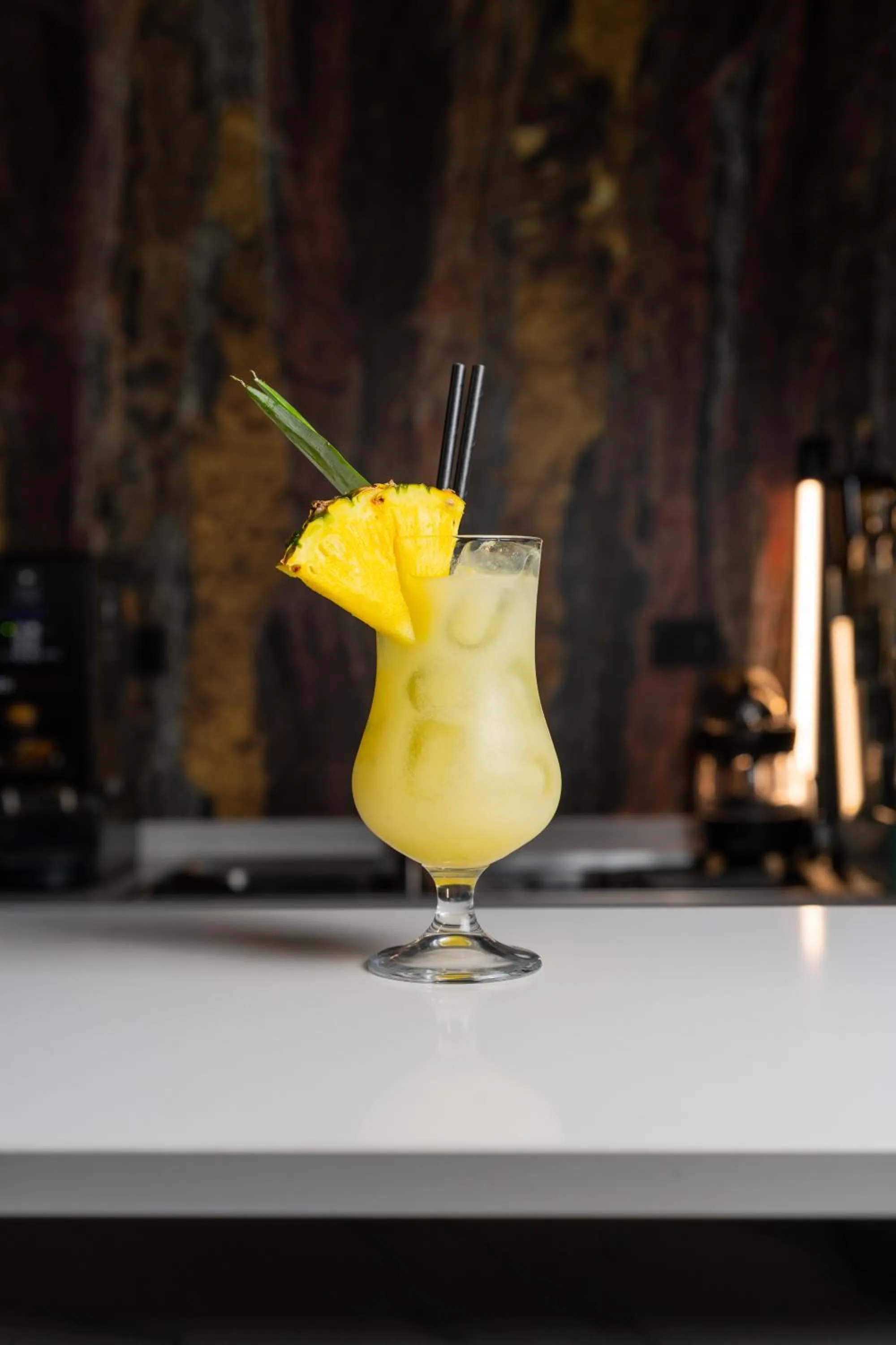 Restaurant/places to eat in Building Hotel