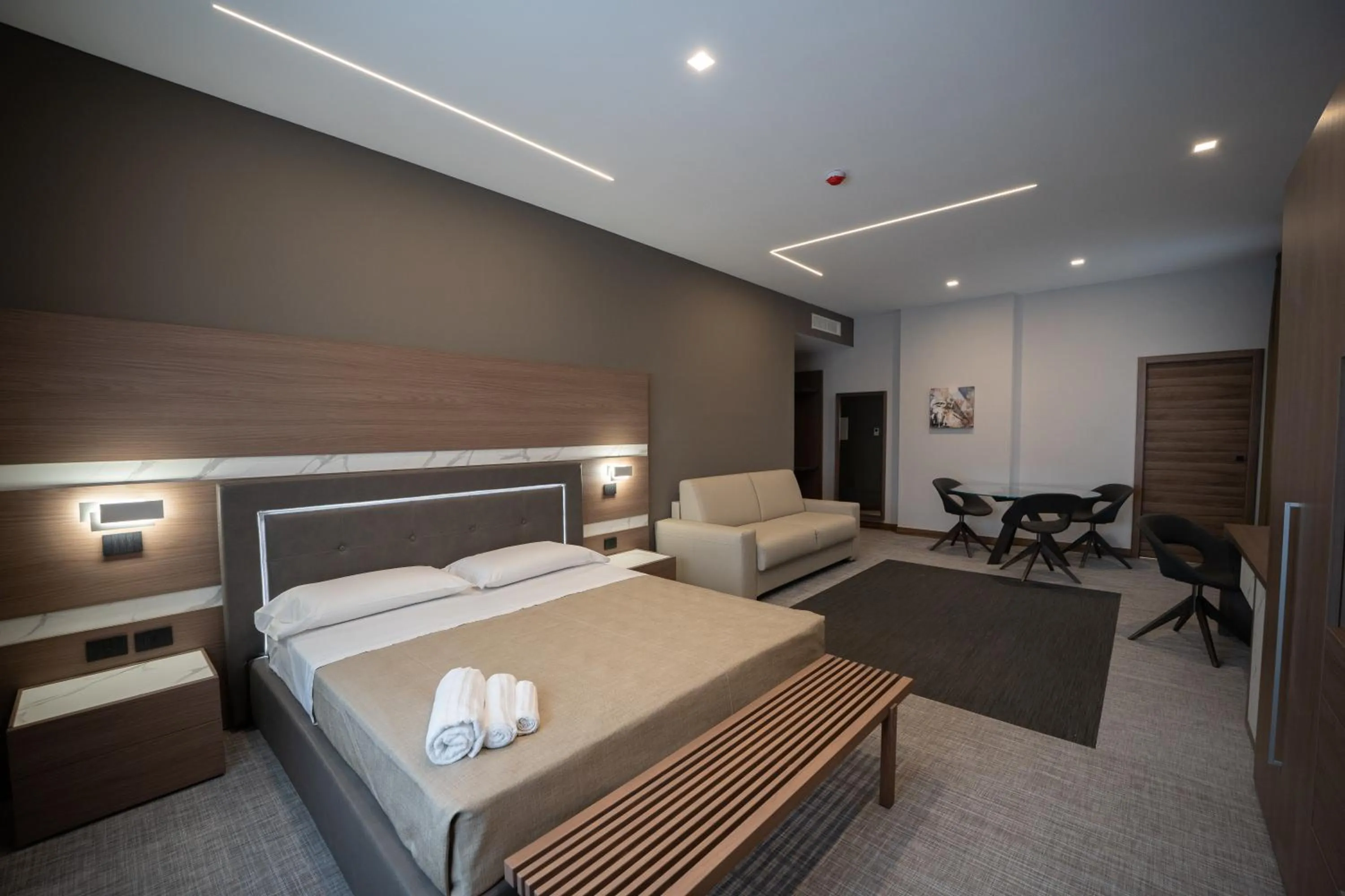 Bedroom, Bed in Building Hotel