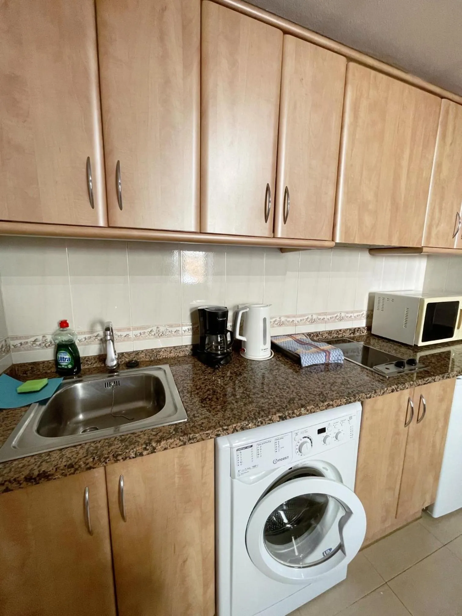 Coffee/tea facilities in Royal Inn Aparthotel