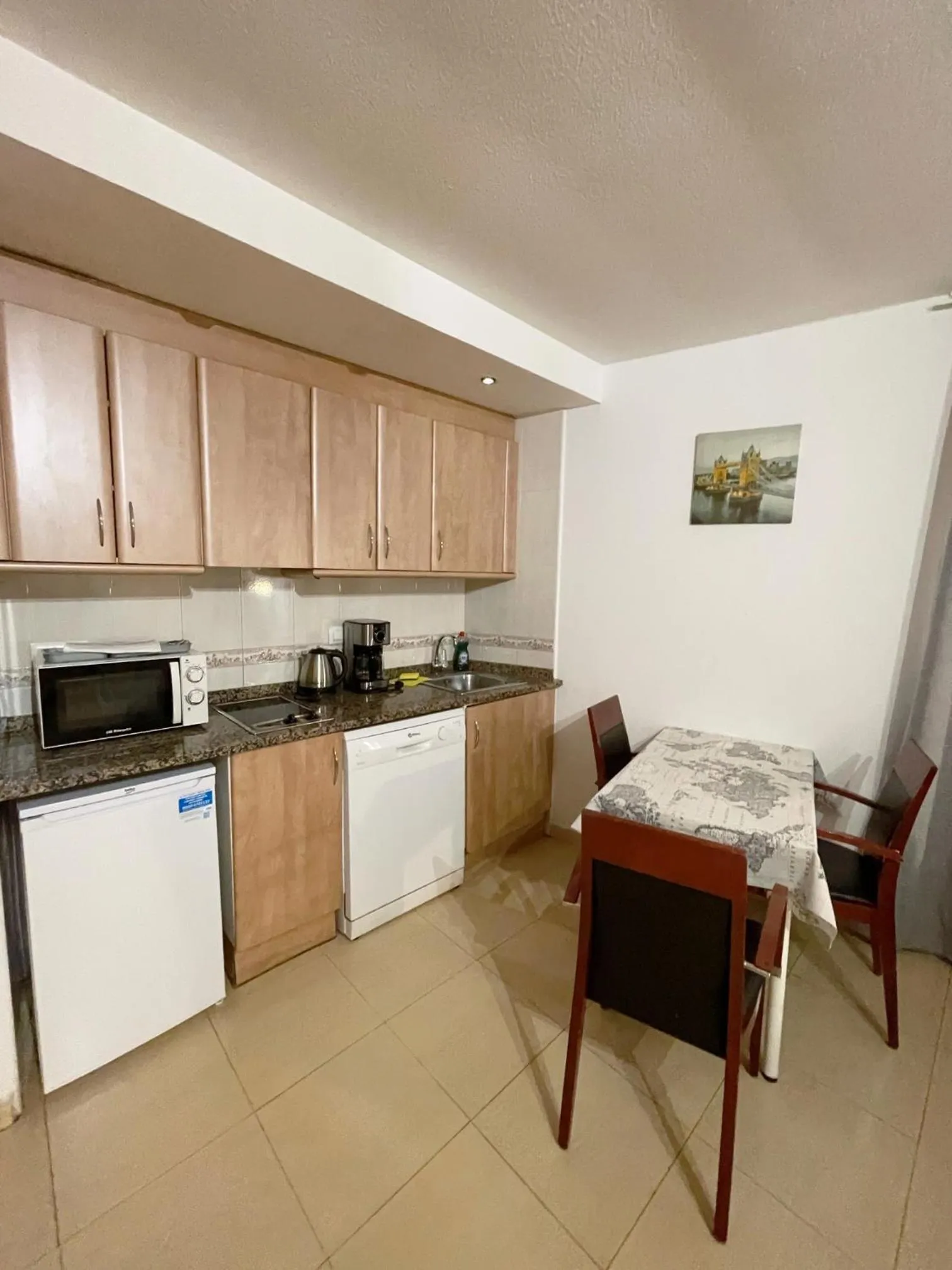 Coffee/tea facilities in Royal Inn Aparthotel