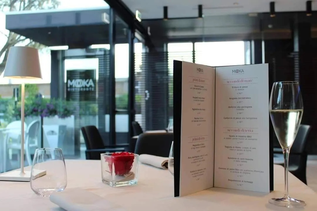 Restaurant/places to eat in Raffaello Hotel & Mooka Restaurant