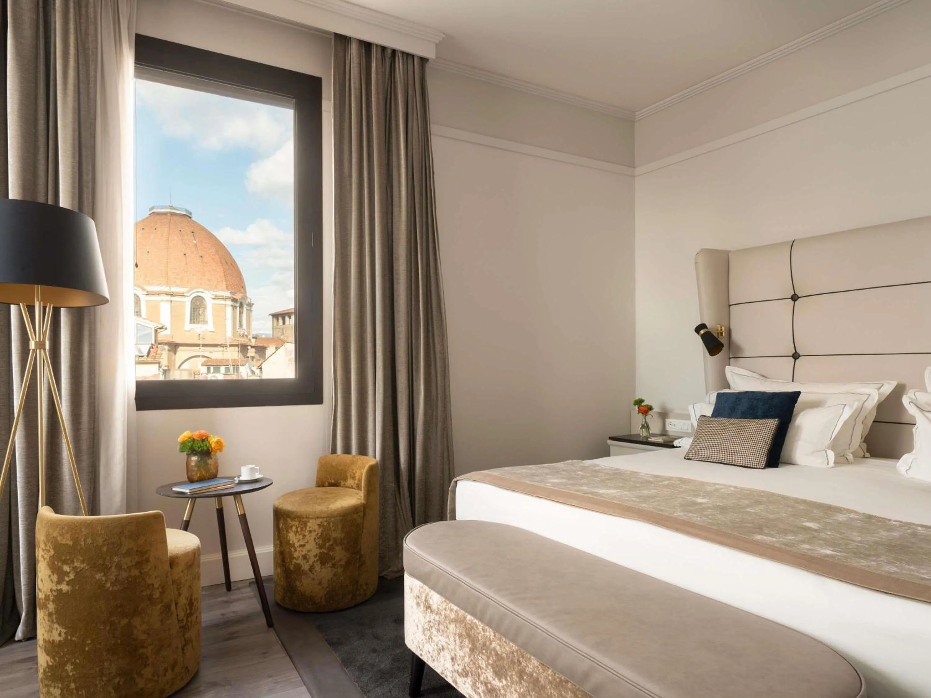 Property building, Bed in Cerretani Hotel Firenze - MGallery Collection