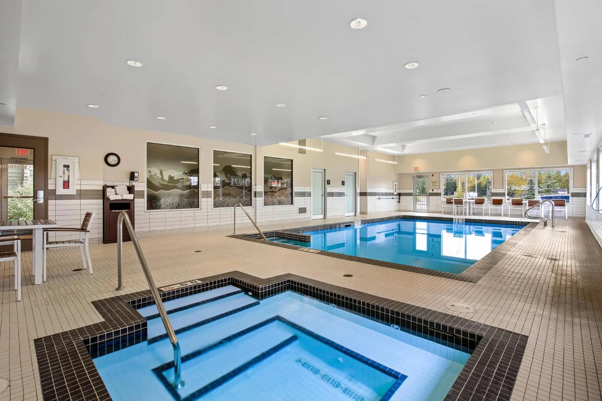 Hot Tub in Mountain View Inn & Suites