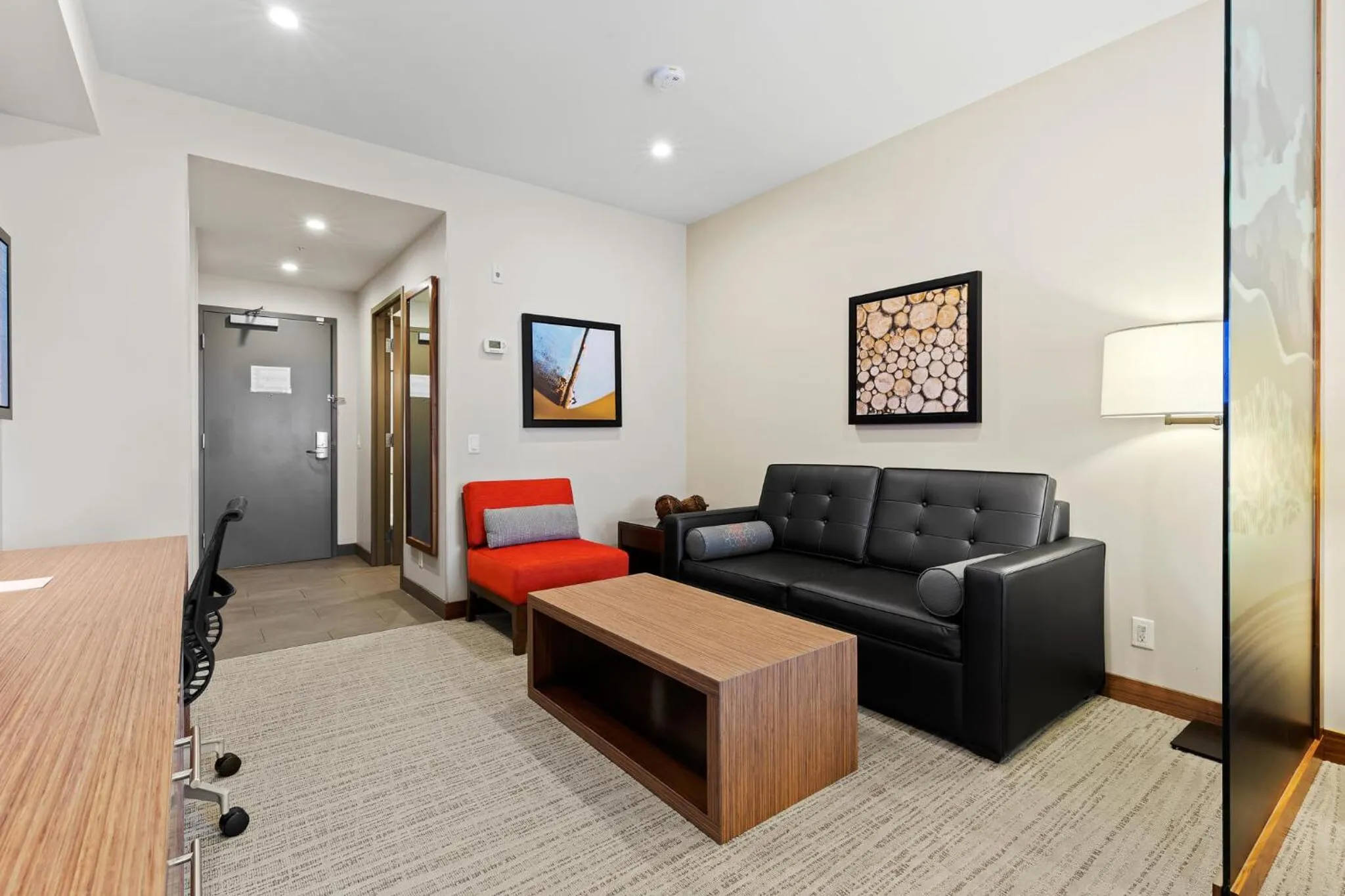 TV and multimedia in Mountain View Inn & Suites