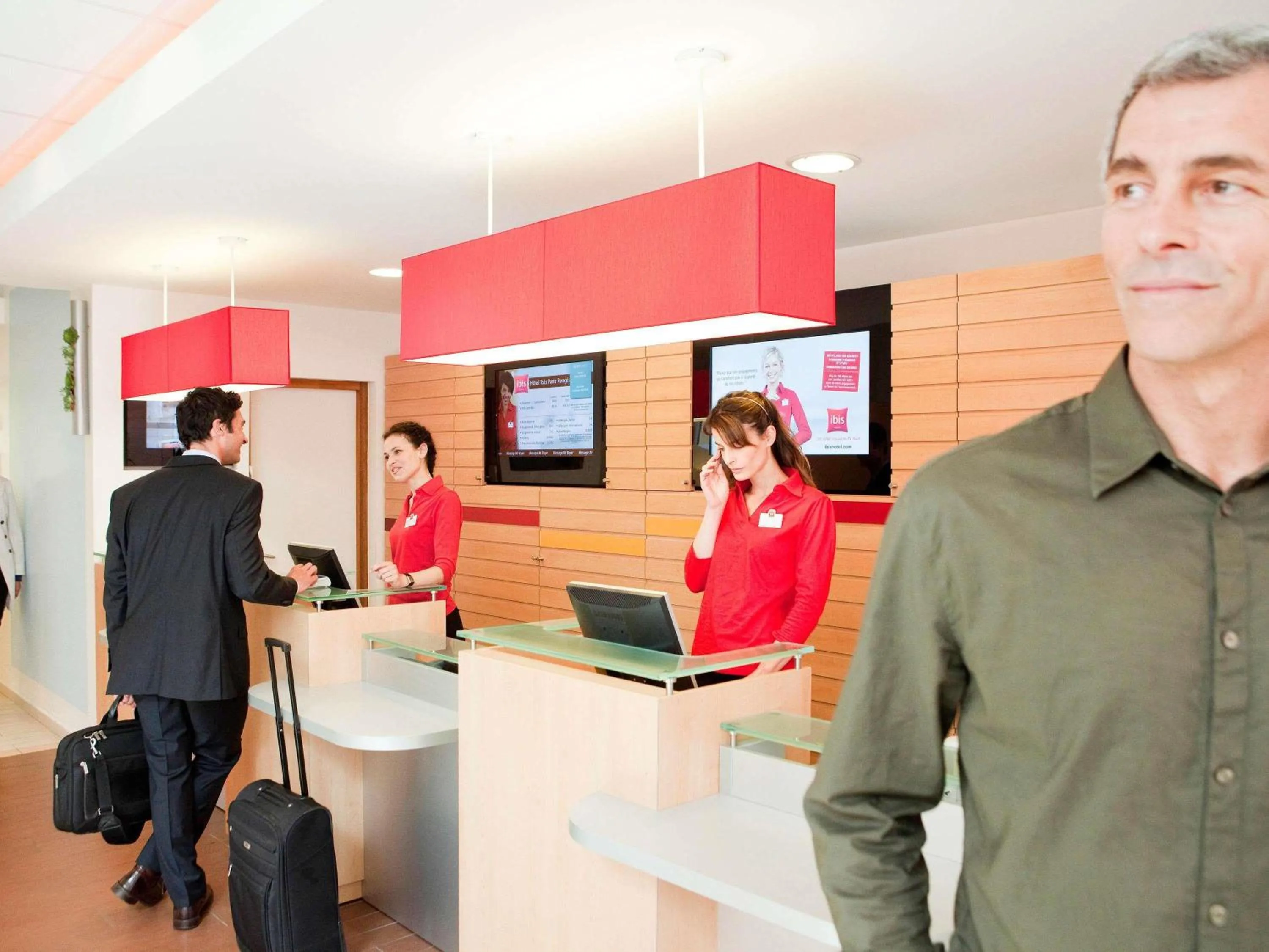 Property building in Hotel Ibis Milano Malpensa