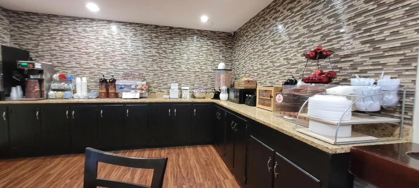 Coffee/tea facilities in Super 8 by Wyndham Lebanon