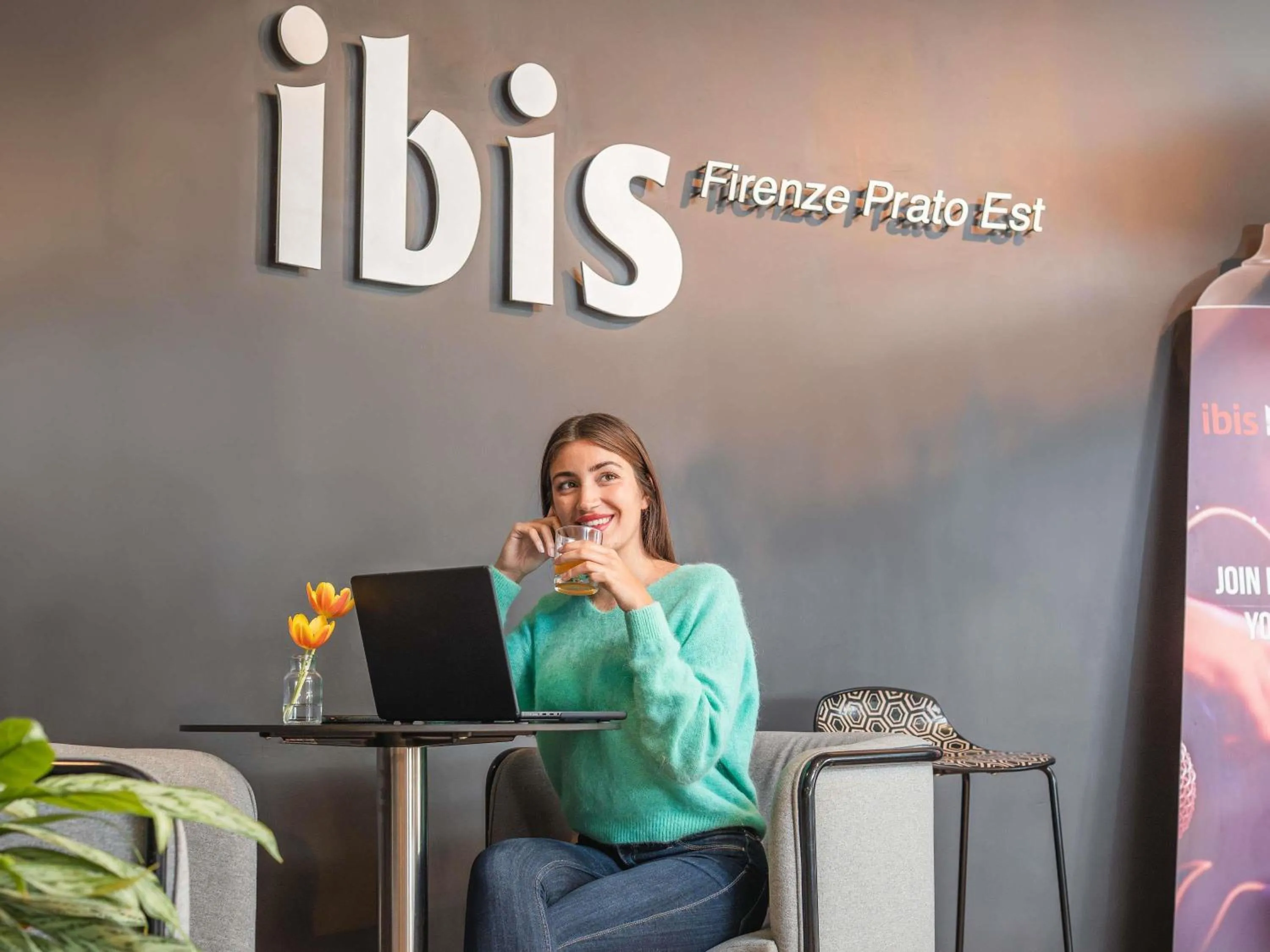 Property building in Hotel Ibis Firenze Prato Est