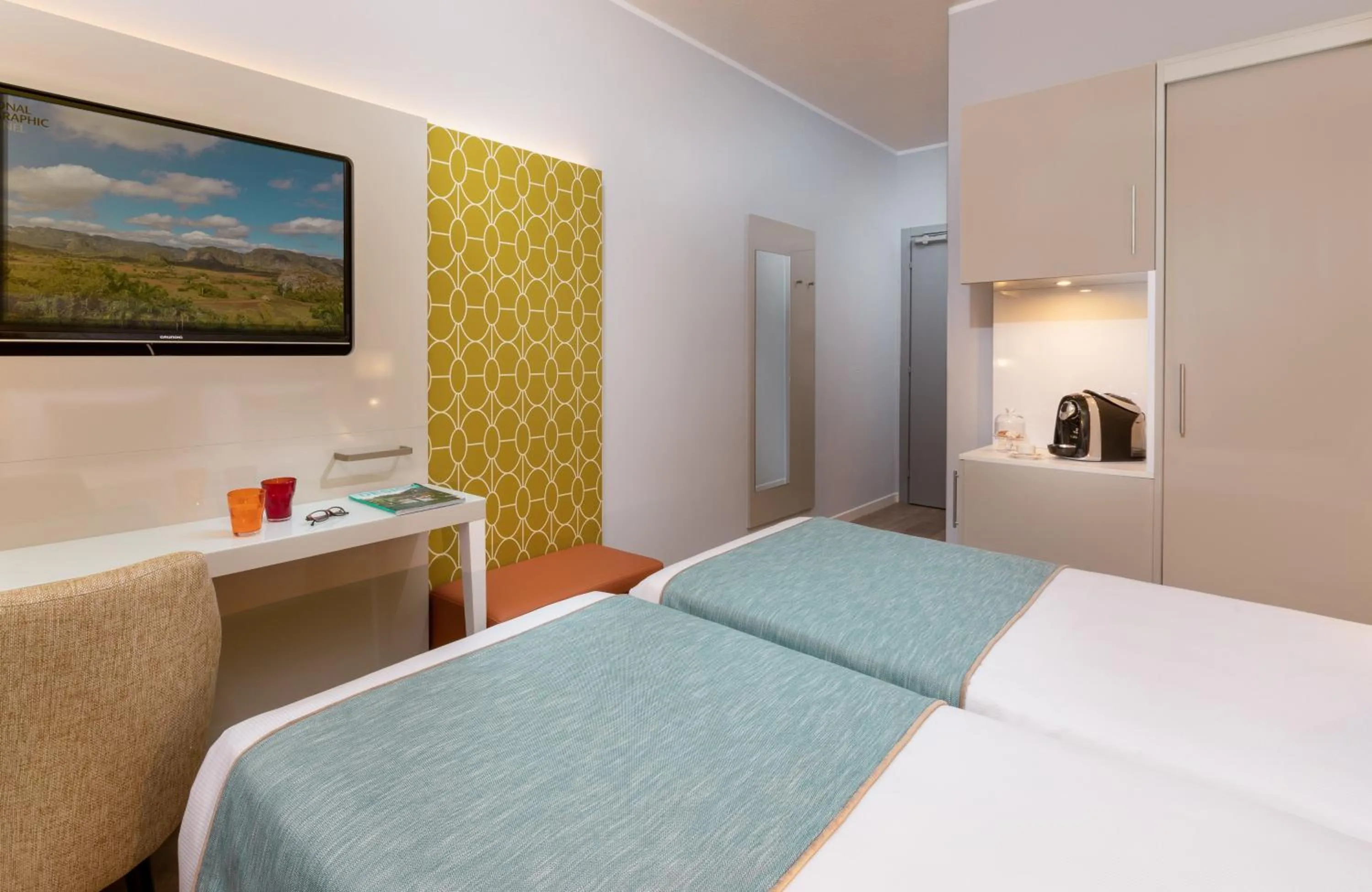 Photo of the whole room, Bed in Leonardo Hotel Verona