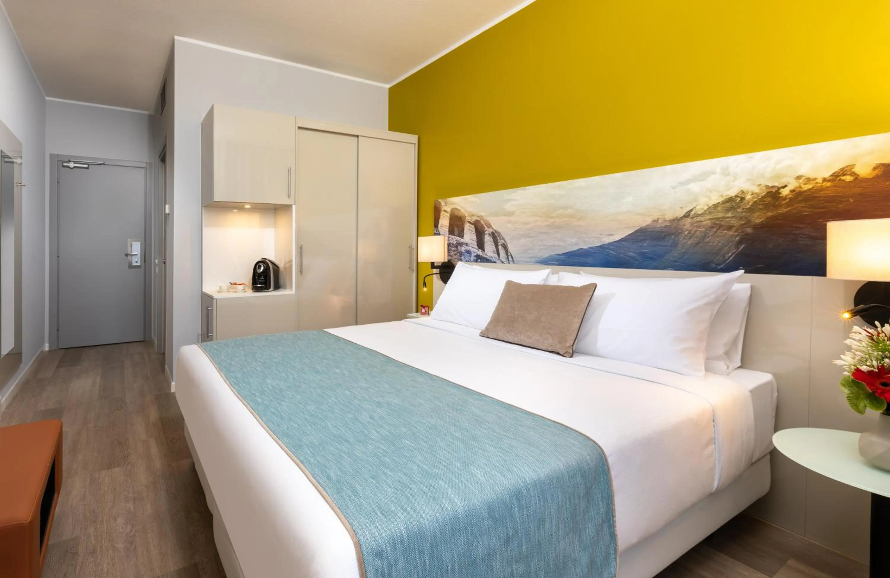 Bedroom, Bed in Leonardo Hotel Verona