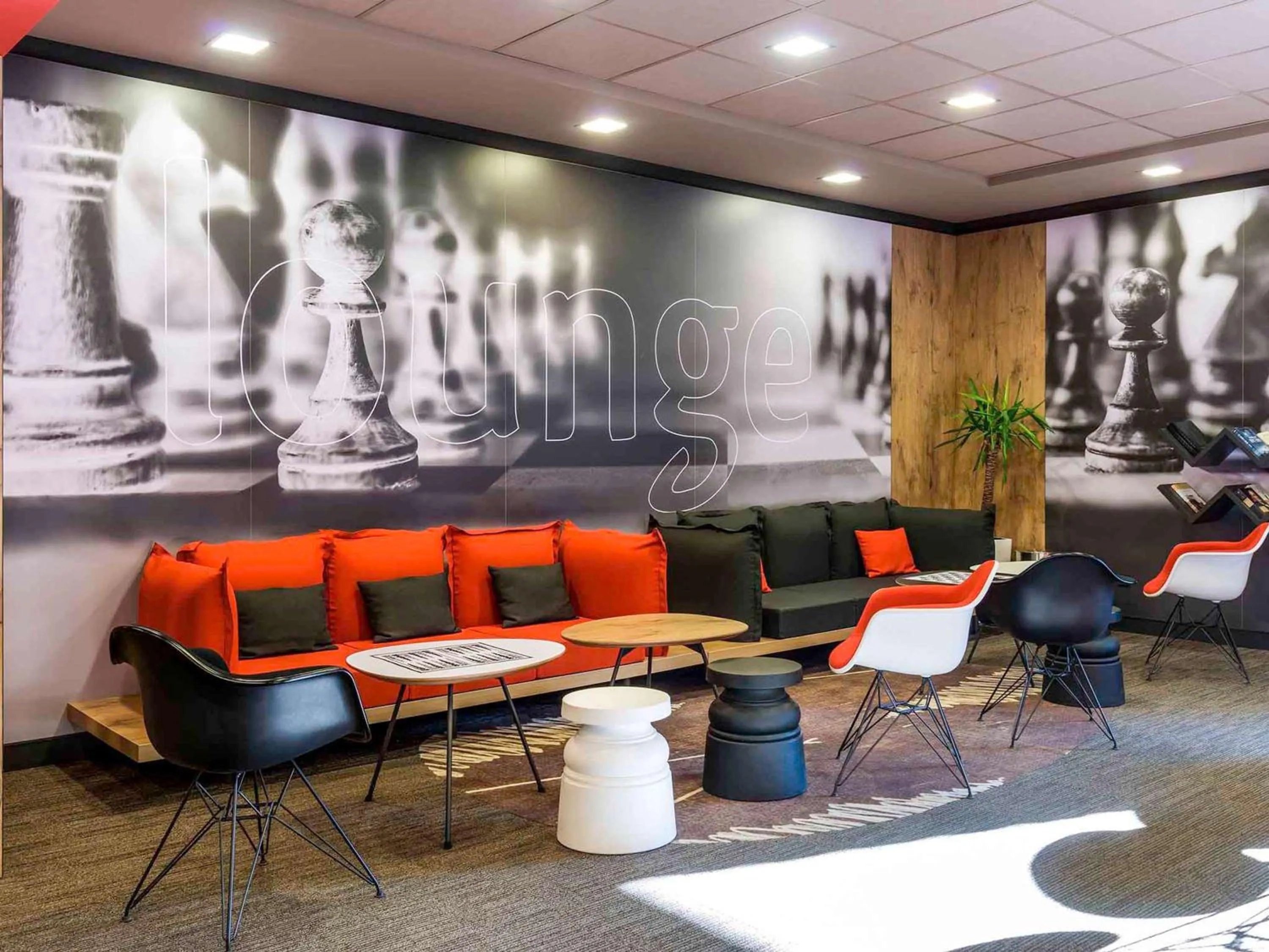 Property building in Hotel Ibis Milano Ca' Granda