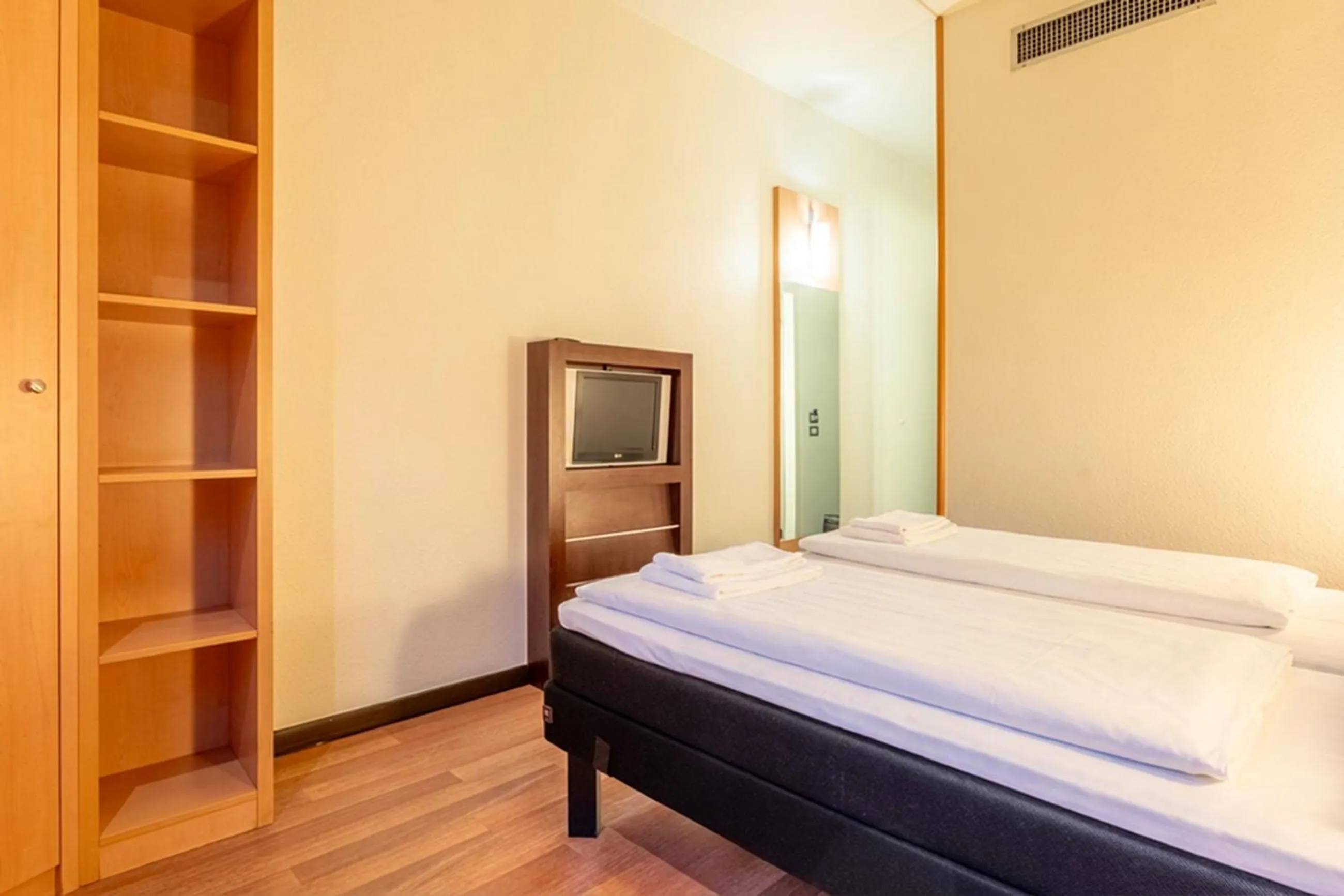 Photo of the whole room, Bed in a&o Hostel Milano Ca Granda