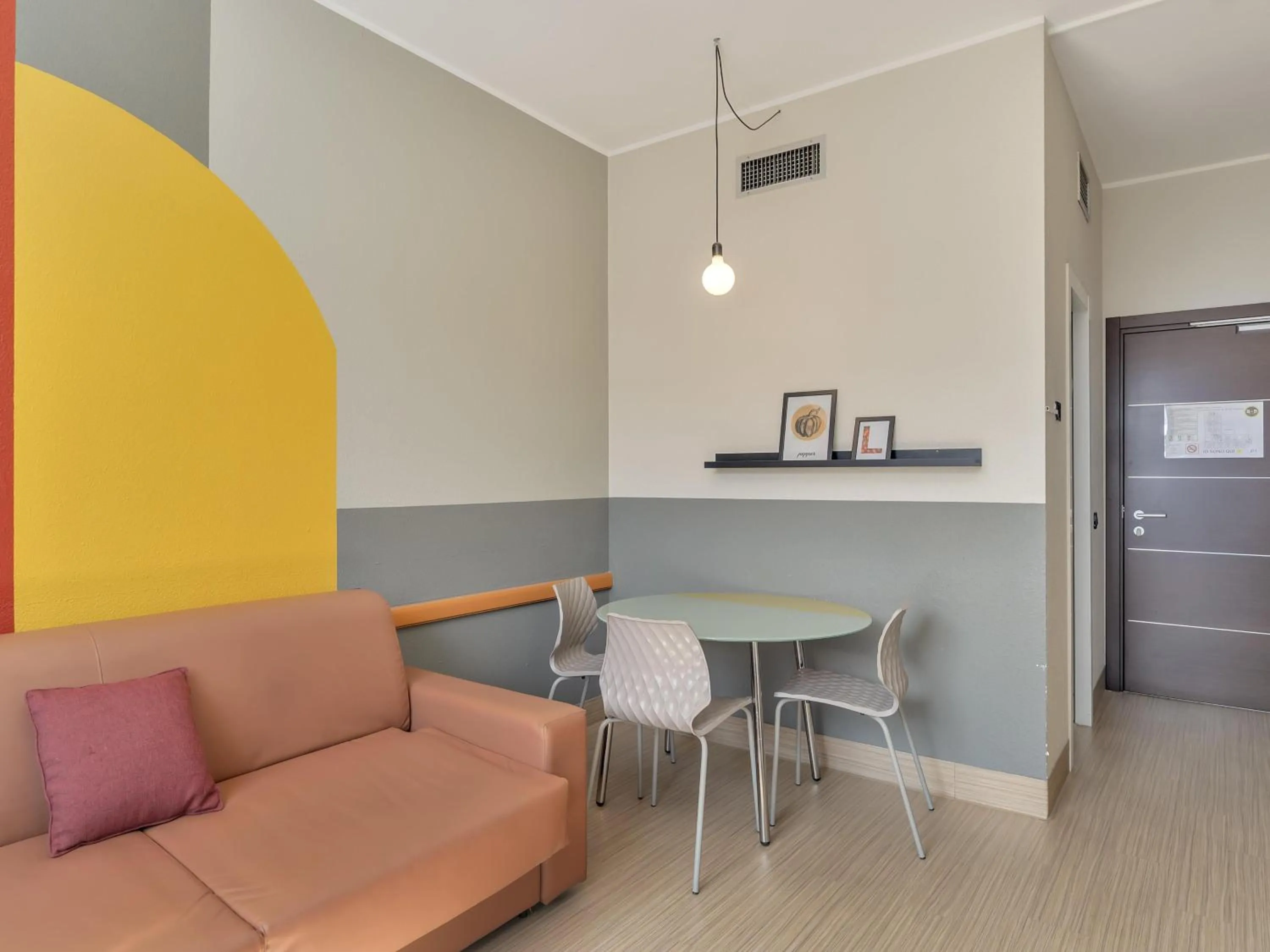 Photo of the whole room in B&B Hotel Cremona