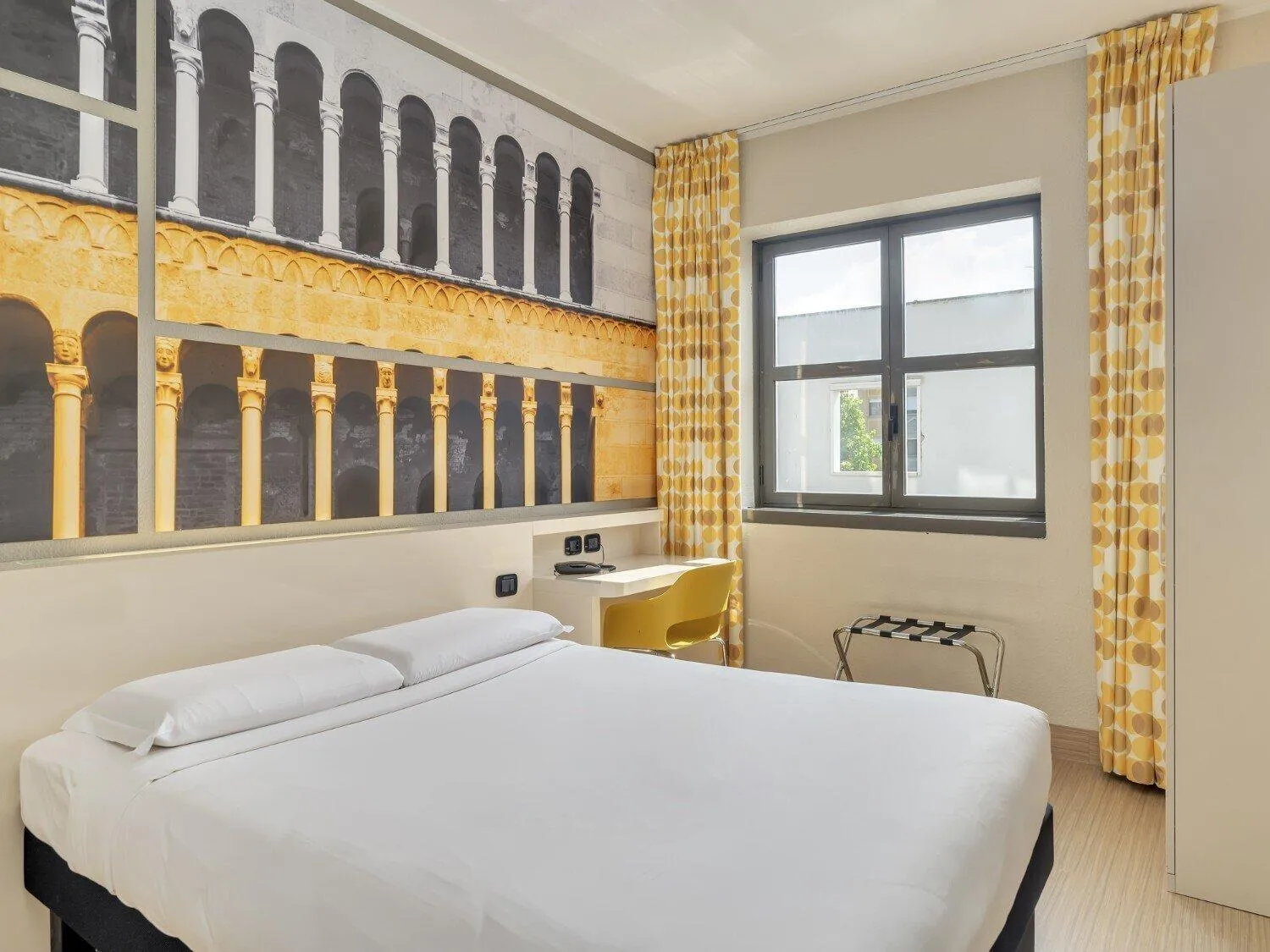 Photo of the whole room, Bed in B&B Hotel Cremona