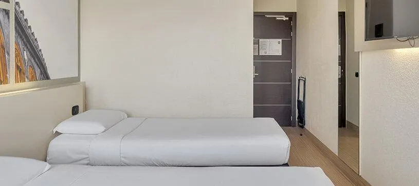 Photo of the whole room, Bed in B&B Hotel Cremona