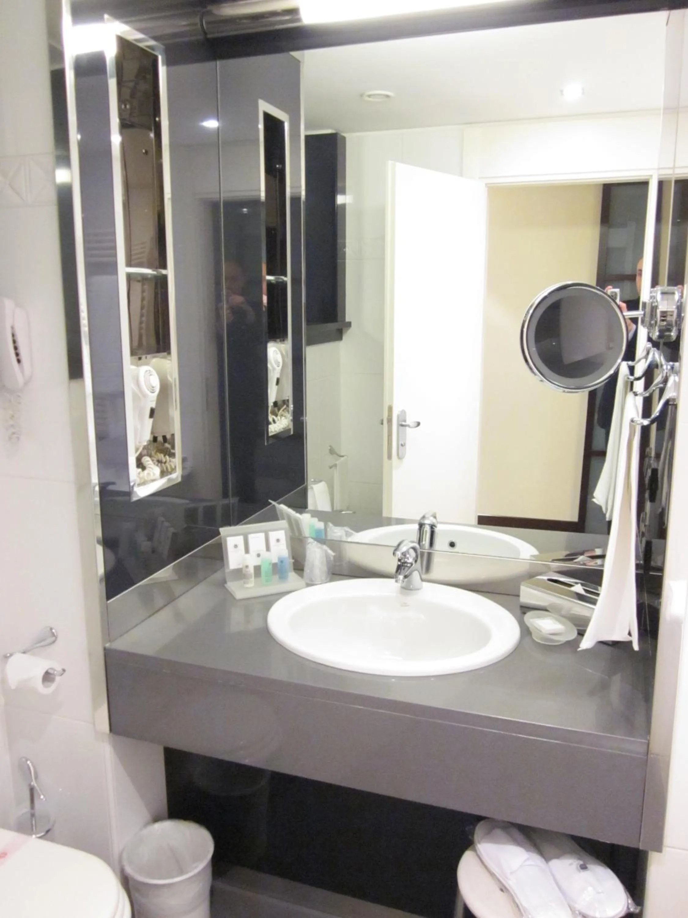 Bathroom in Grand Hotel De La Ville