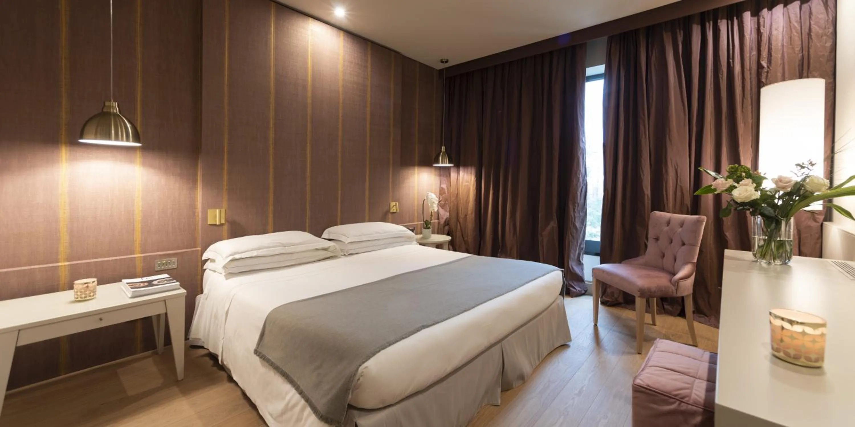 Bedroom, Bed in Grand Hotel De La Ville