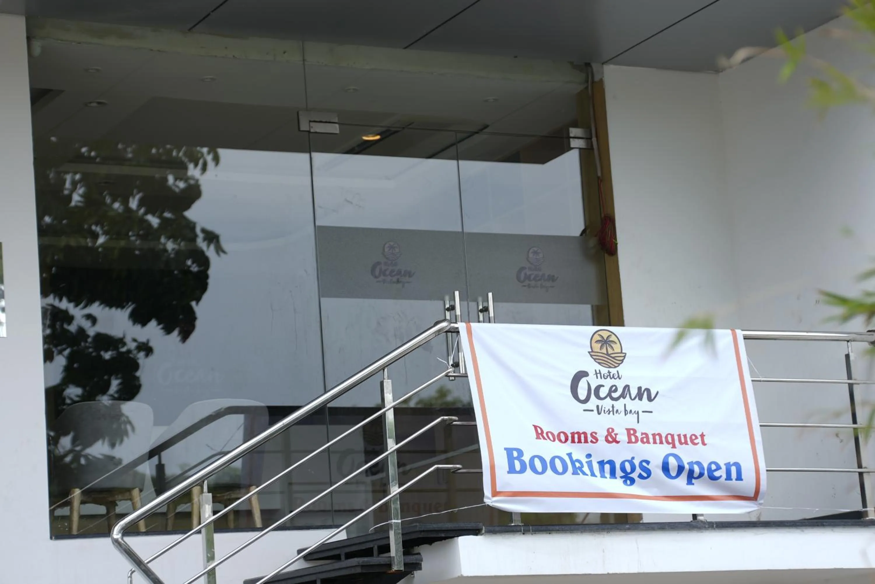 Property building in HOTEL OCEAN VISTA BAY