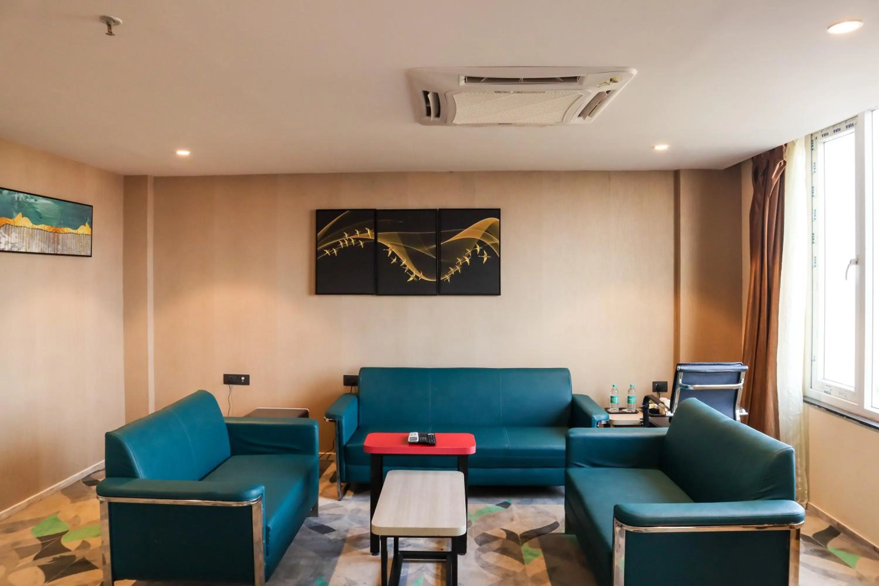 Living room in HOTEL OCEAN VISTA BAY