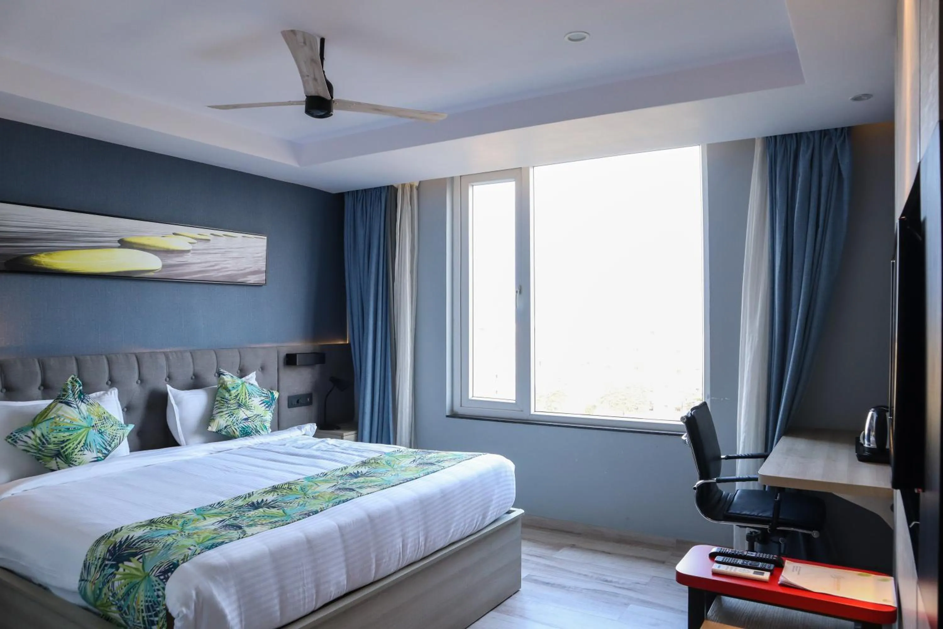 Bed in HOTEL OCEAN VISTA BAY