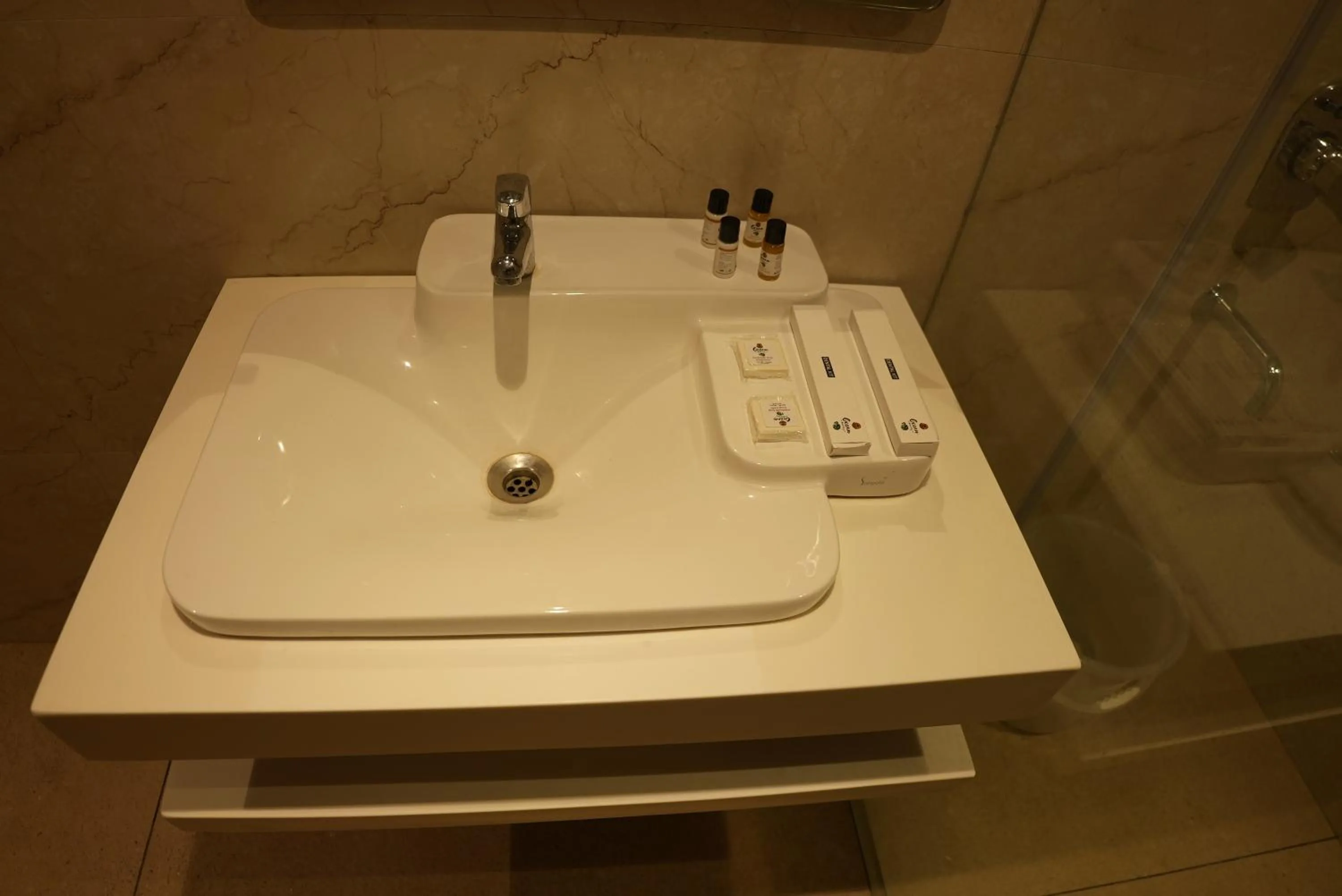 Bathroom in HOTEL OCEAN VISTA BAY