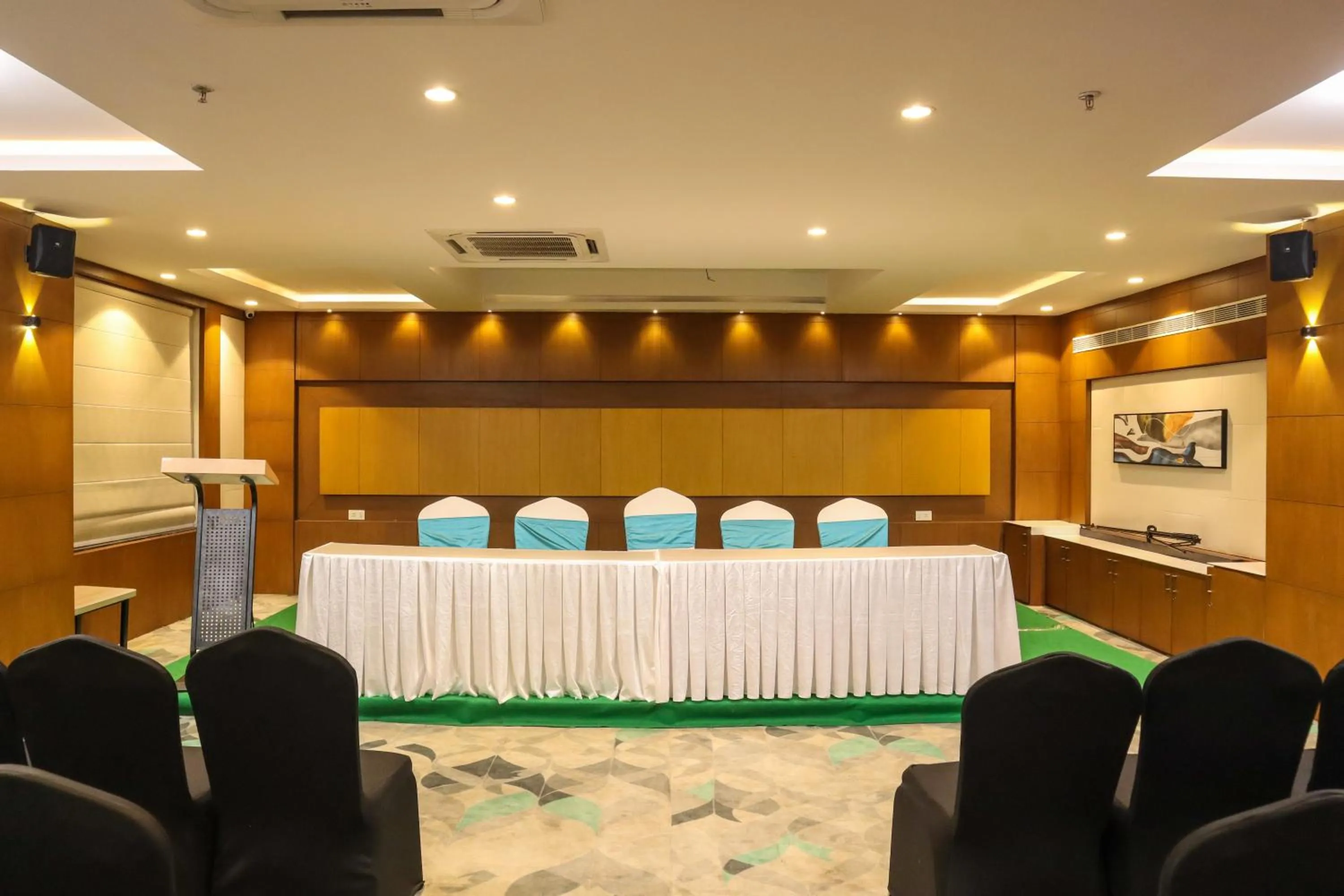 Meeting/conference room in HOTEL OCEAN VISTA BAY
