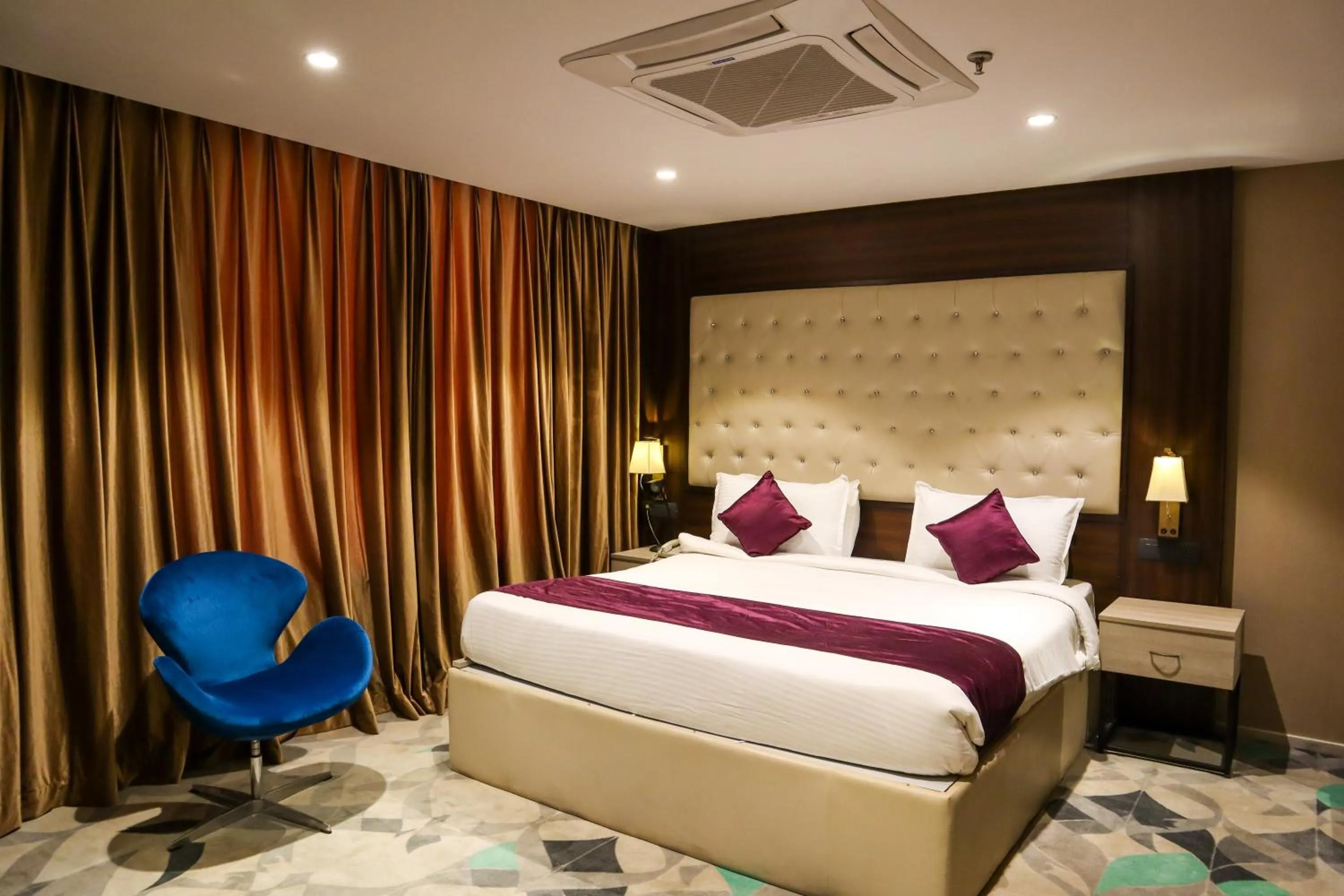 Bed in HOTEL OCEAN VISTA BAY