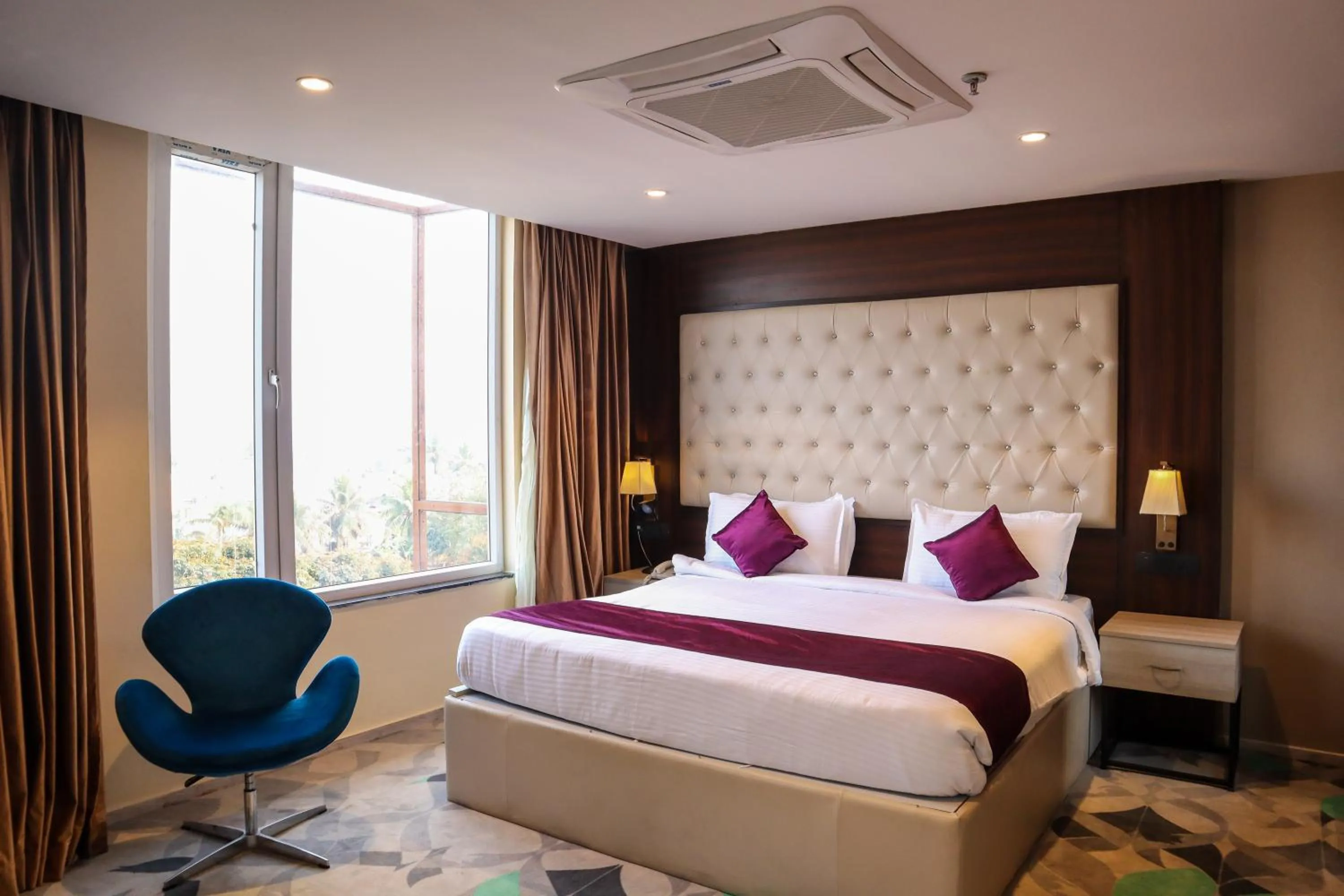 Bed in HOTEL OCEAN VISTA BAY