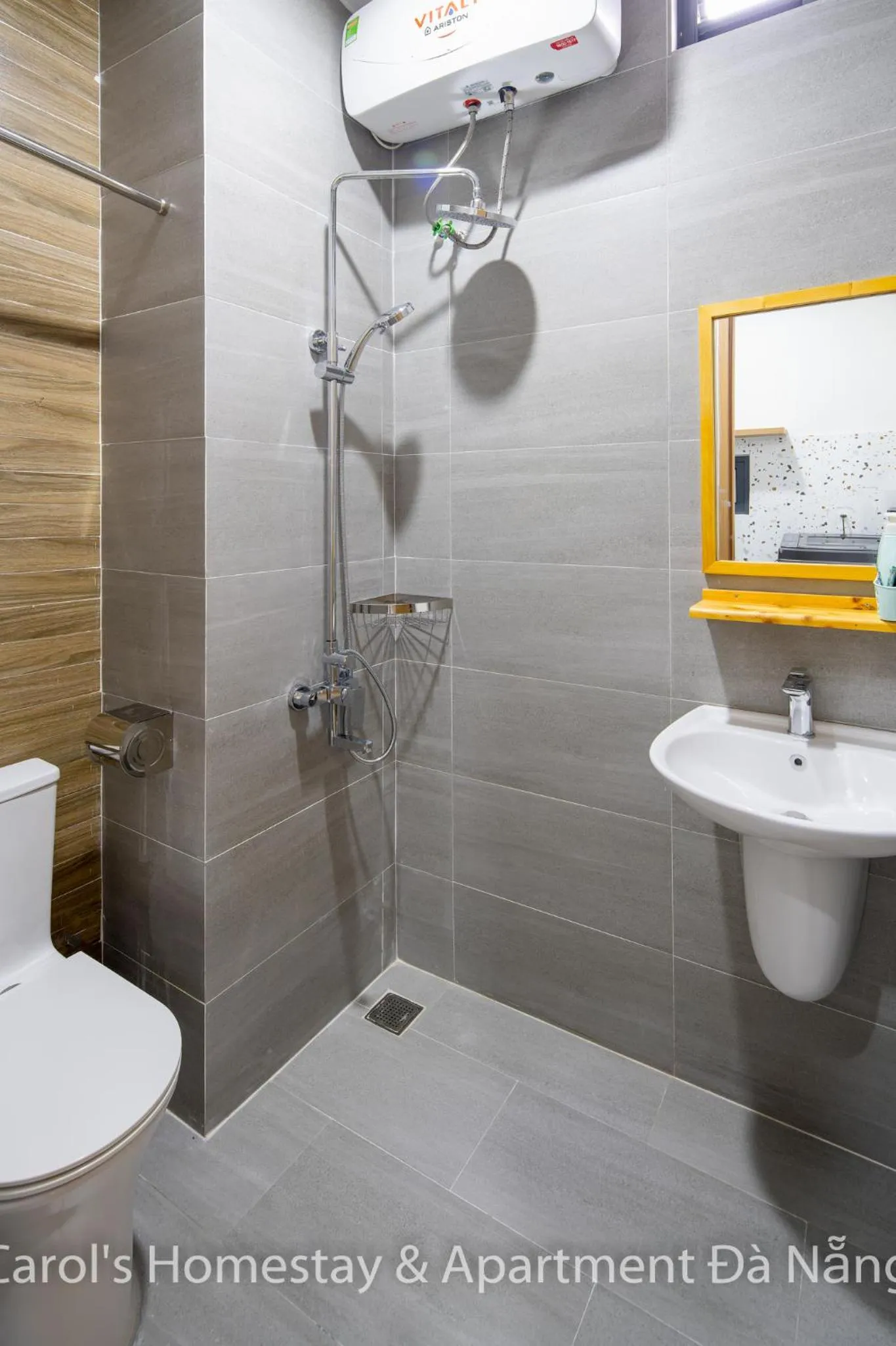 Bathroom in Carol Homestay & Apartment Da Nang 3