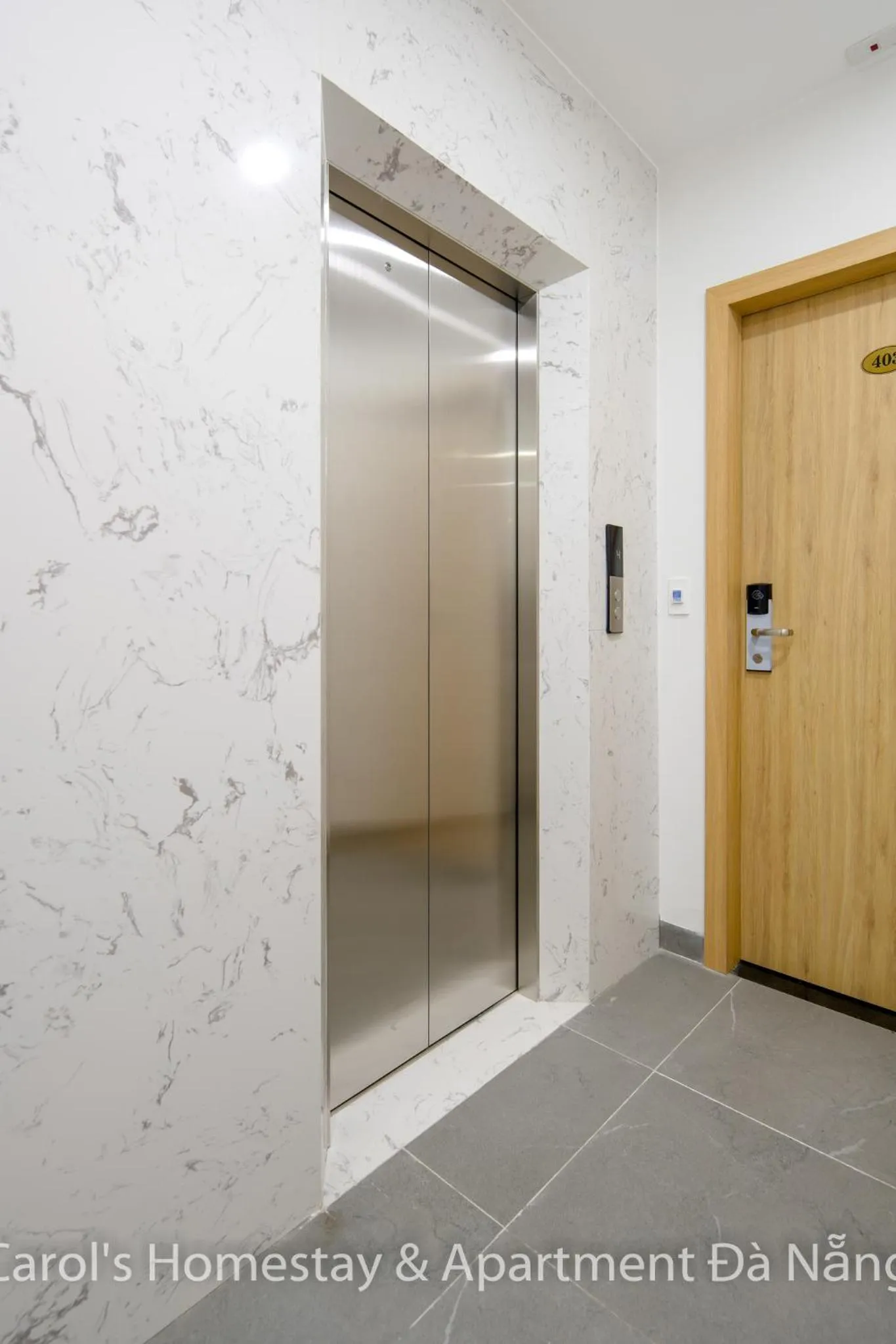 elevator in Carol Homestay & Apartment Da Nang 3