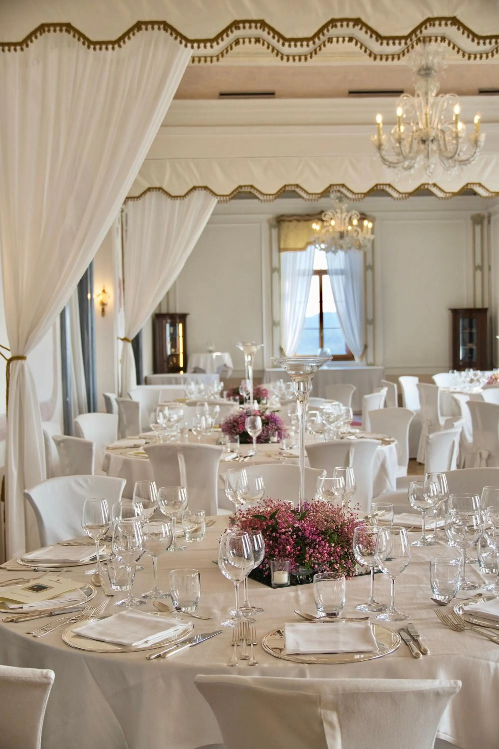 Banquet/Function facilities in CastelBrando