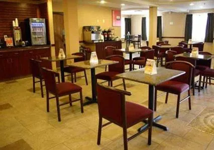 Restaurant/places to eat in Quality Inn Dunkirk
