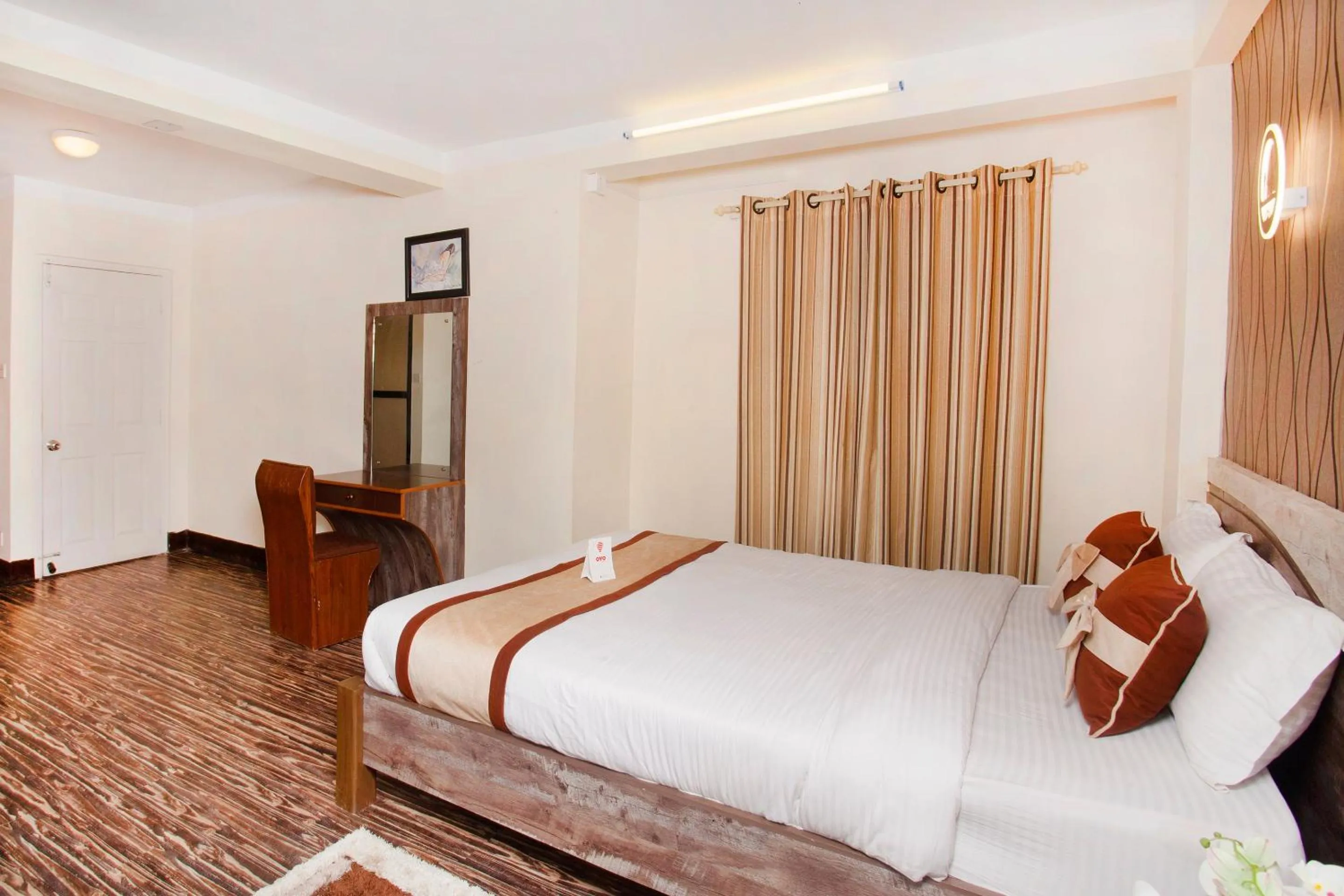 Bedroom, Bed in OYO 167 Hotel Lotus Buddha Inn