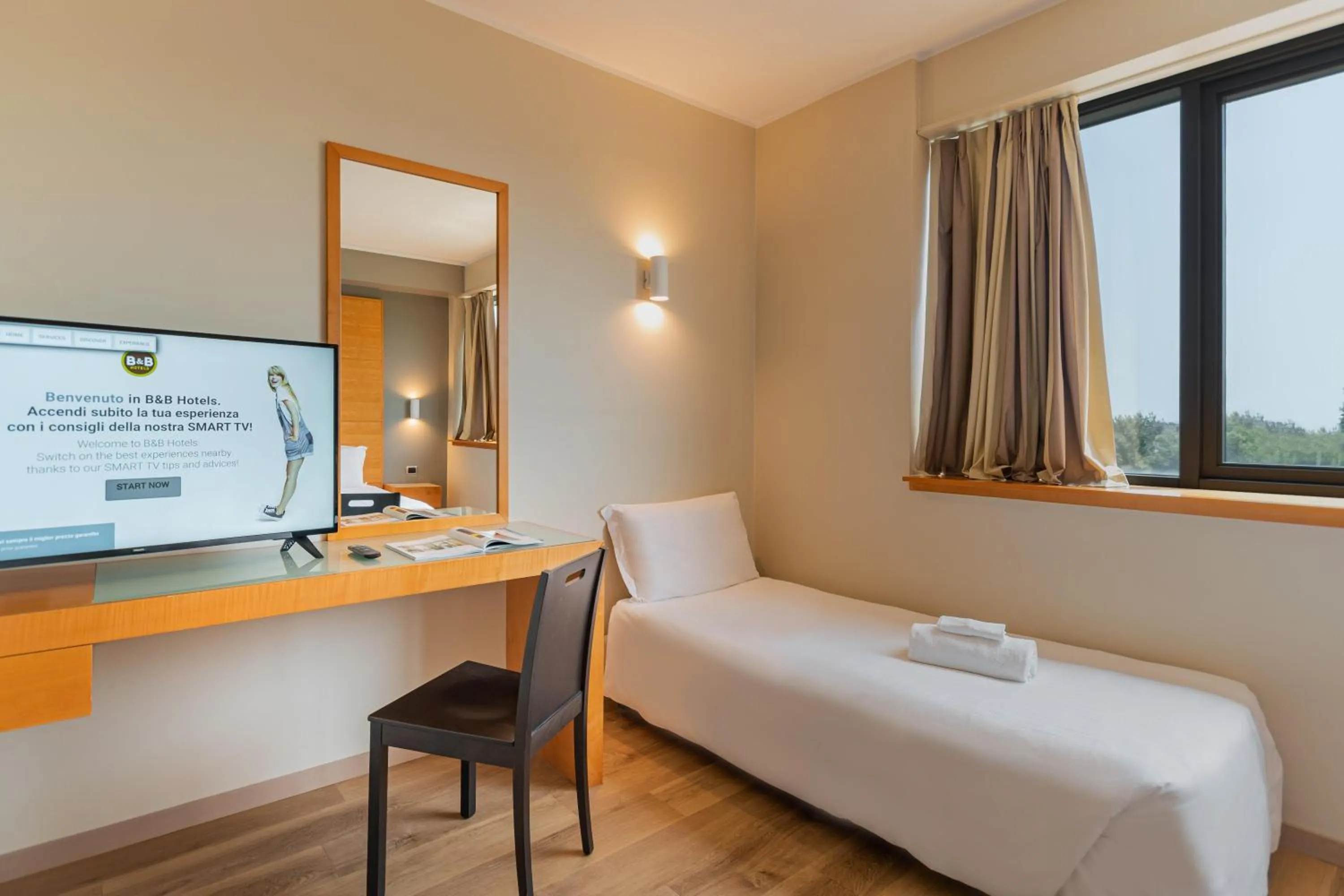 Photo of the whole room, Bed in B&B HOTEL Pisa Airport