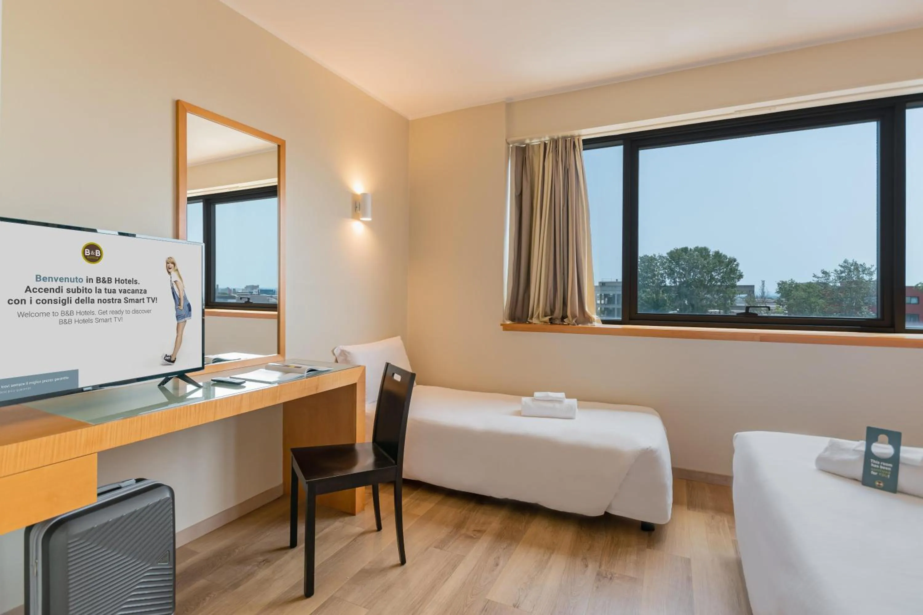 Photo of the whole room, Bed in B&B HOTEL Pisa Airport