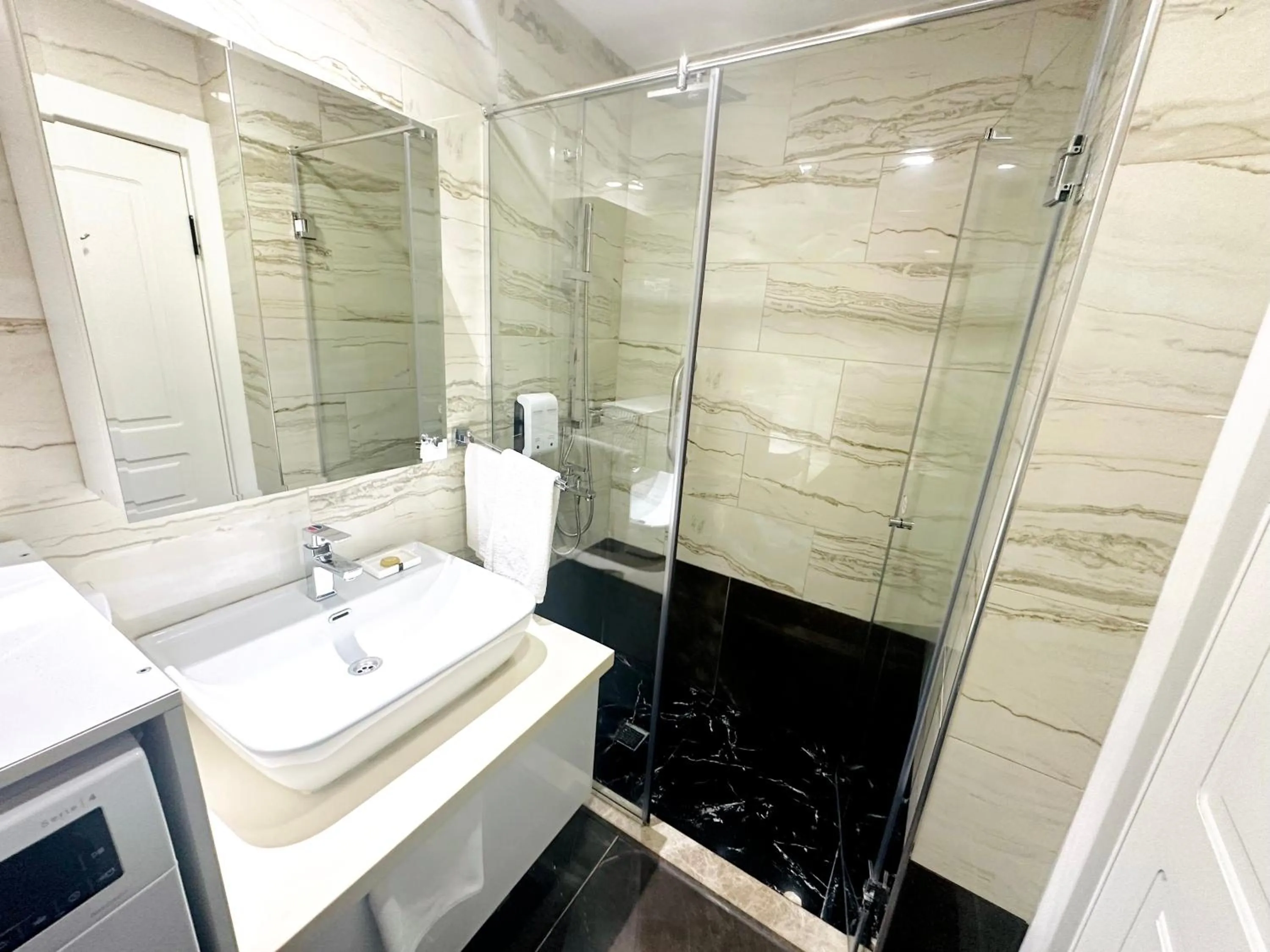 Shower in Somerset City Centre Atyrau